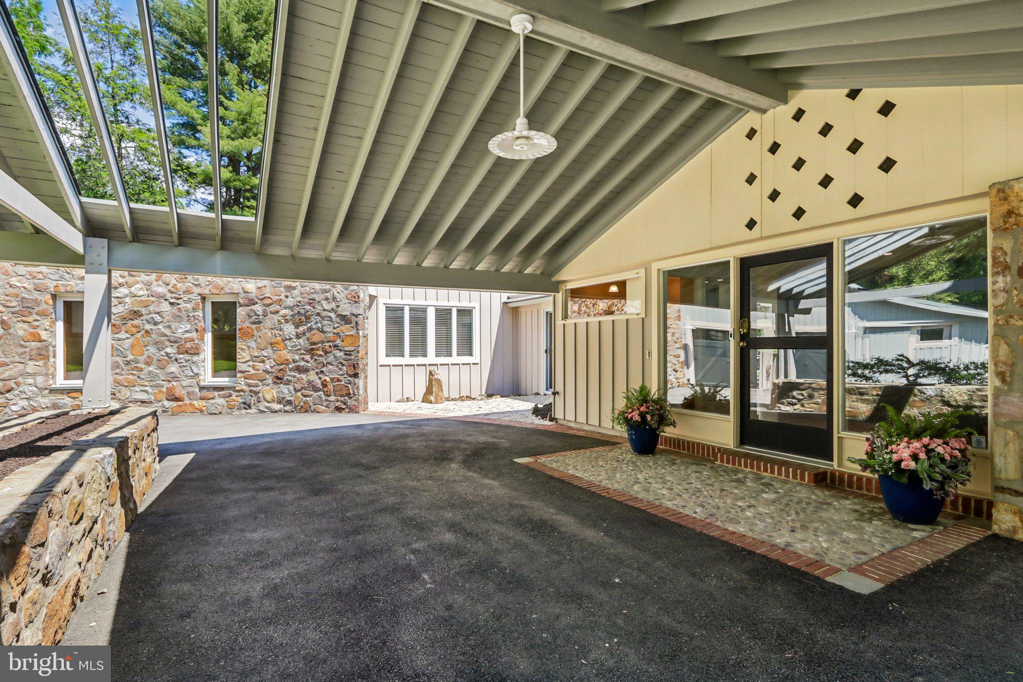 MEADOW BROOK - Residential