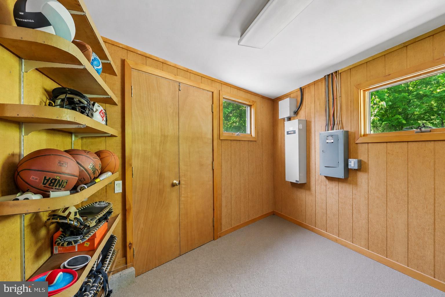 MEADOW BROOK - Residential