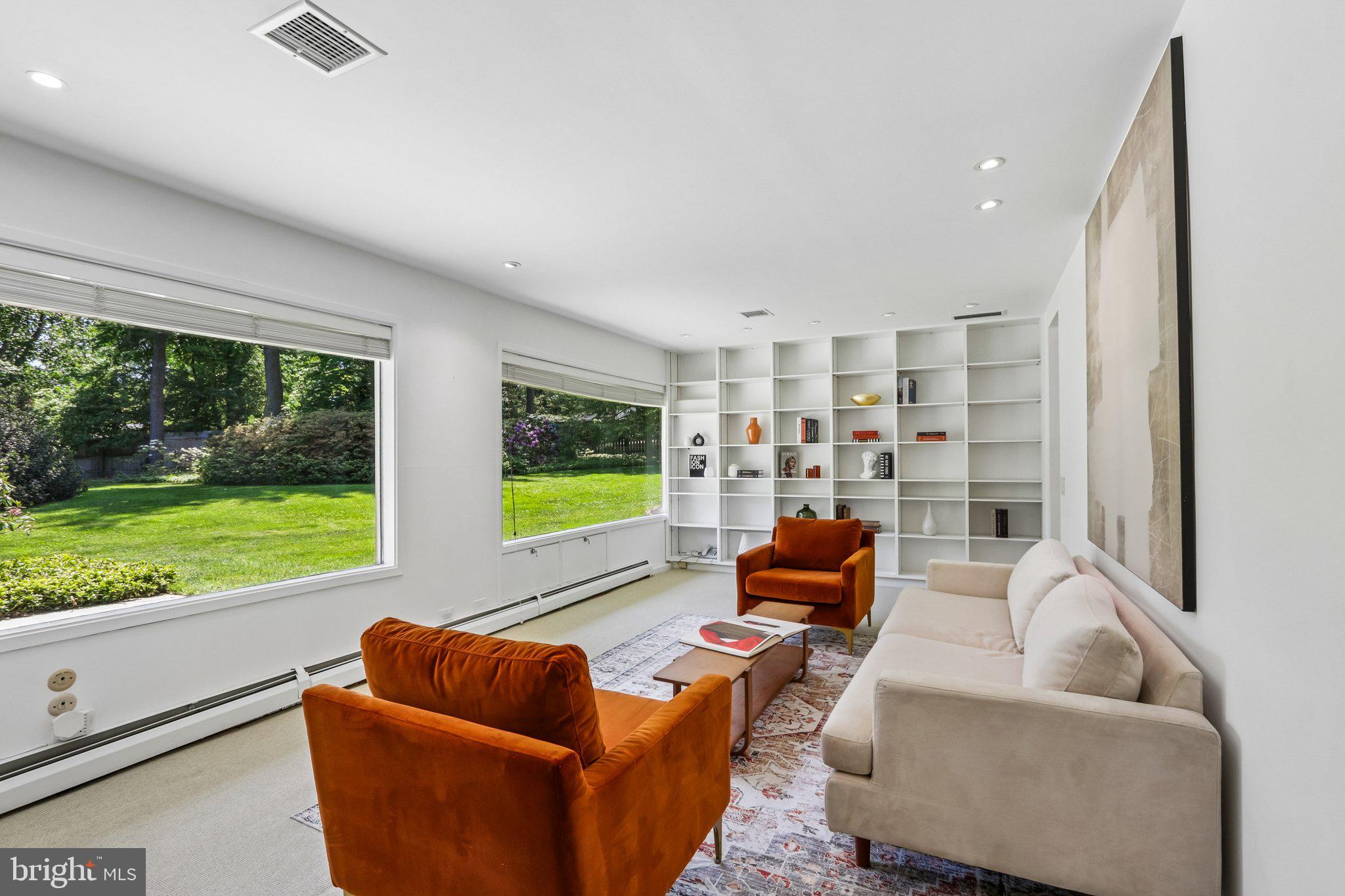 MEADOW BROOK - Residential