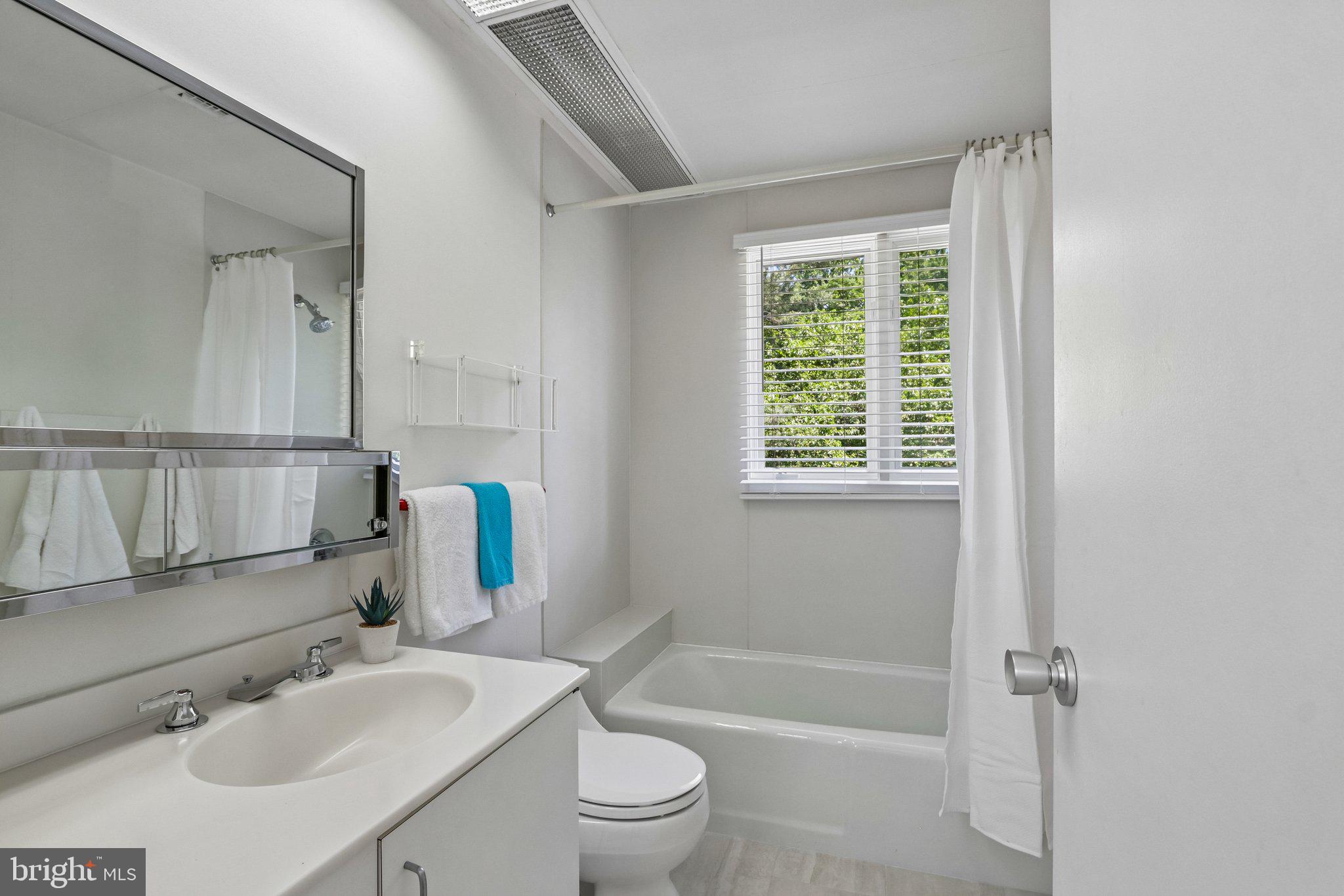 MEADOW BROOK - Residential