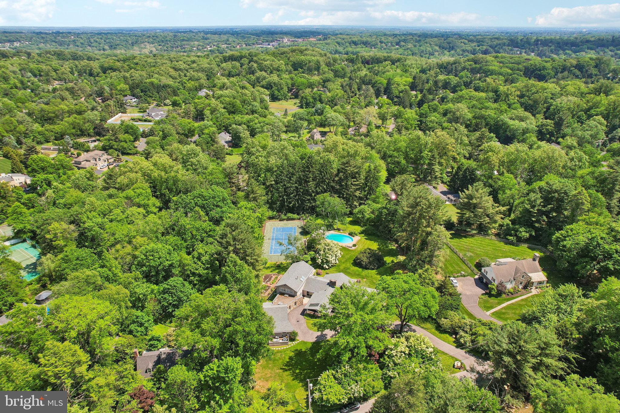 MEADOW BROOK - Residential