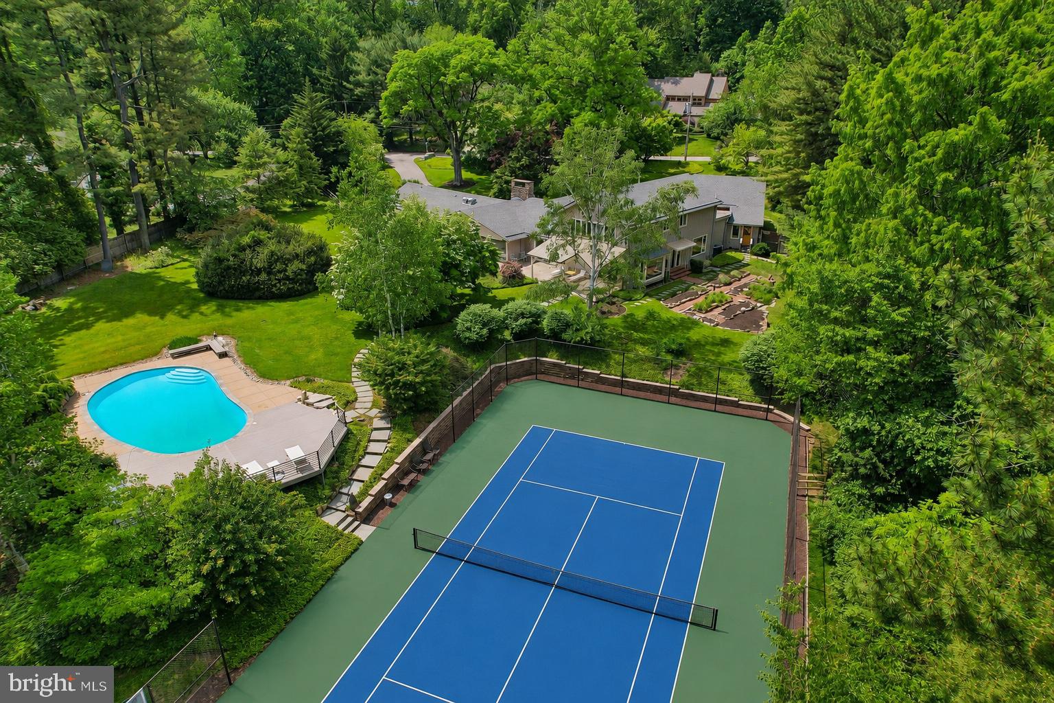 MEADOW BROOK - Residential