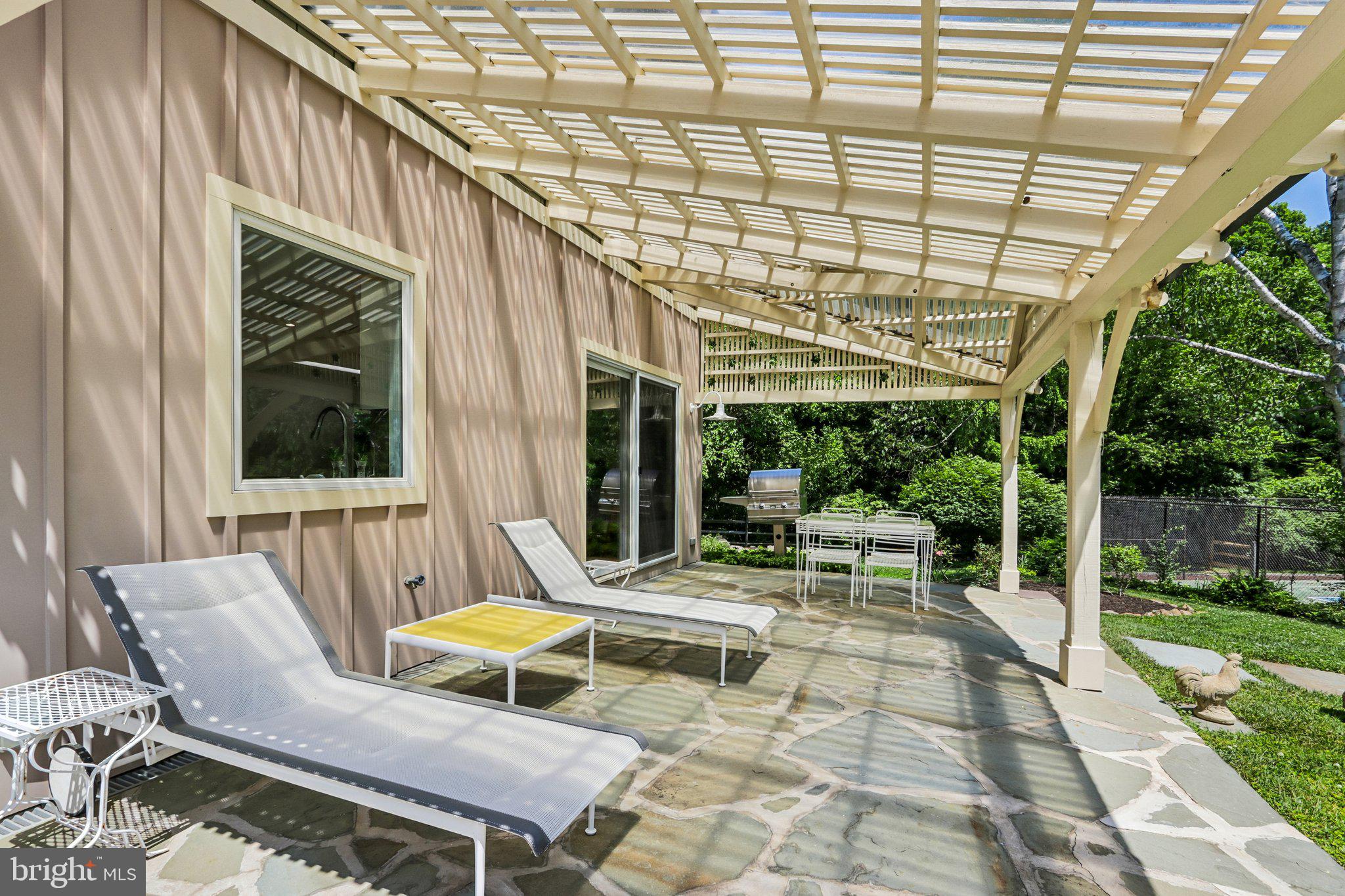 MEADOW BROOK - Residential