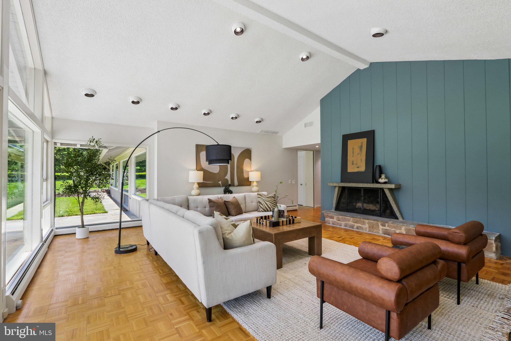MEADOW BROOK - Residential