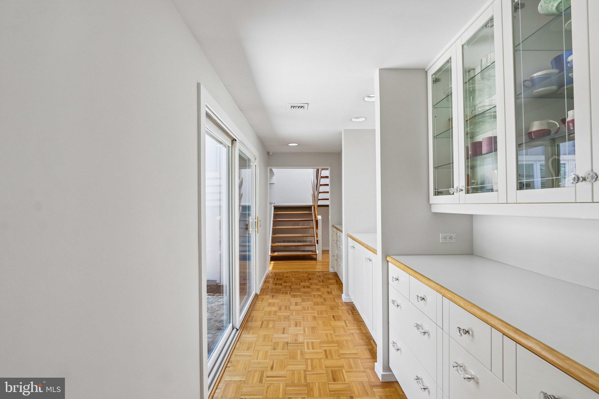 MEADOW BROOK - Residential