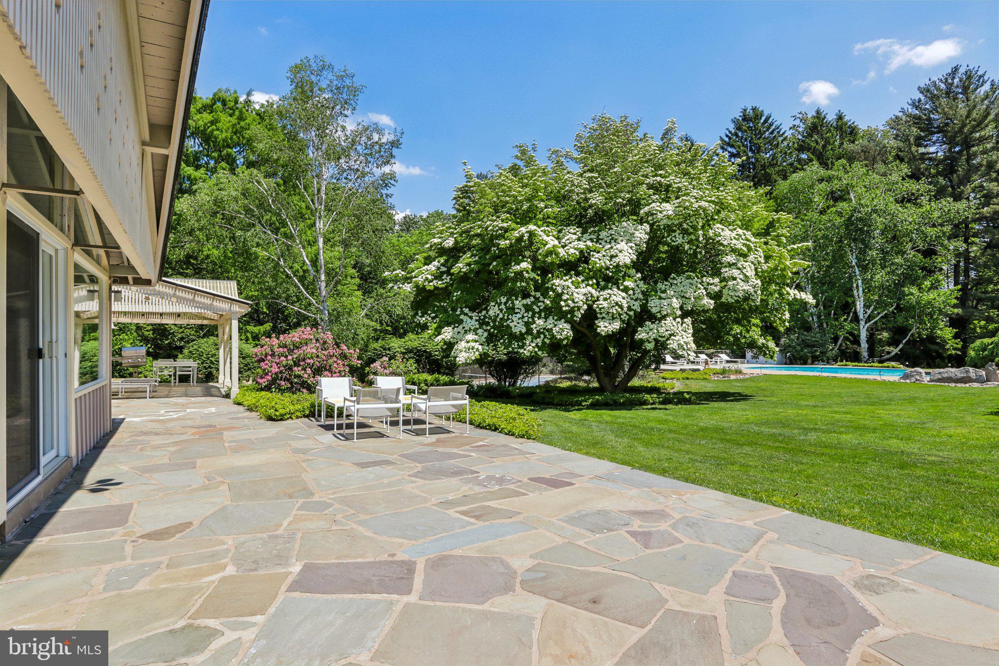 MEADOW BROOK - Residential