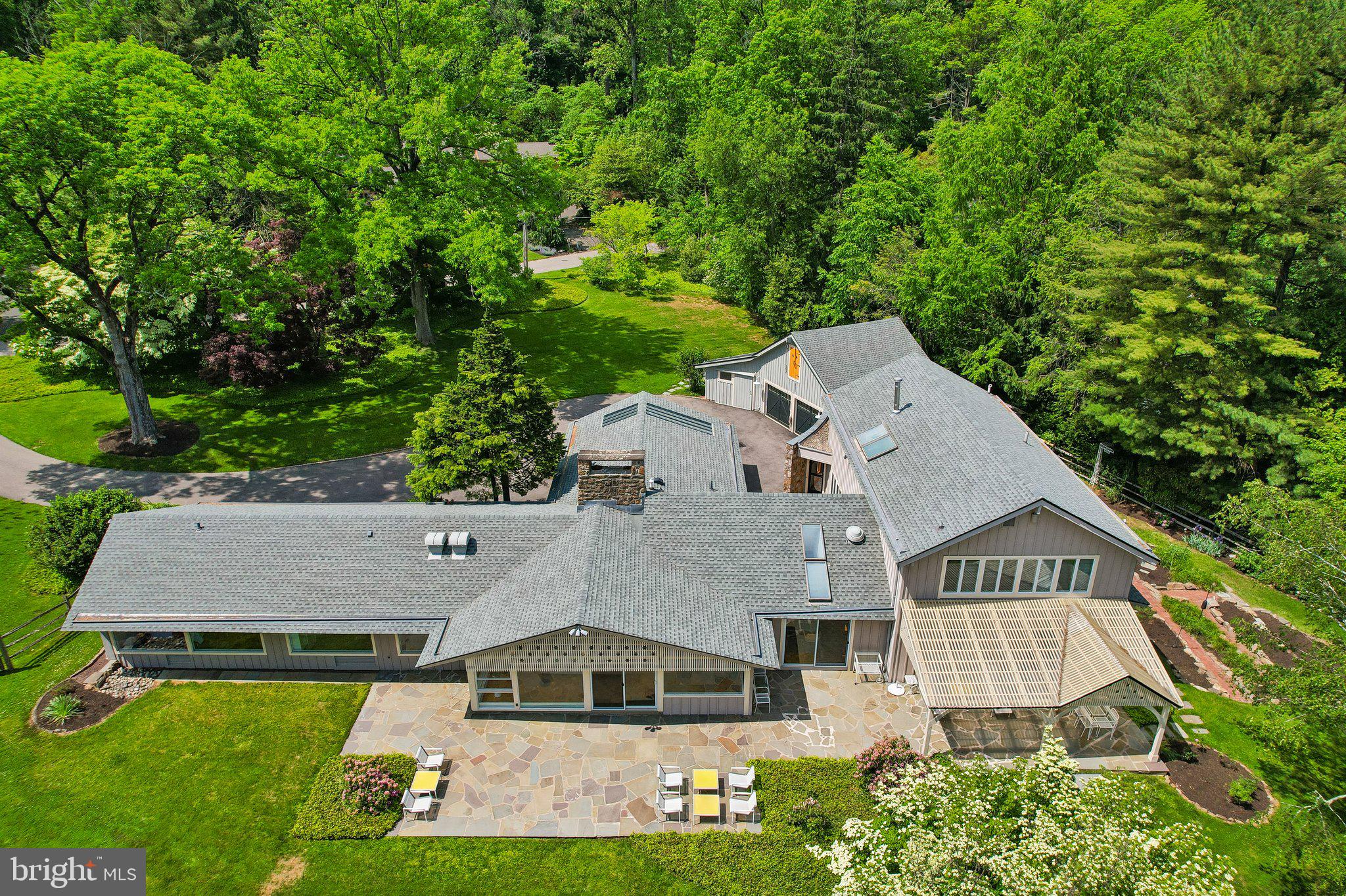 MEADOW BROOK - Residential