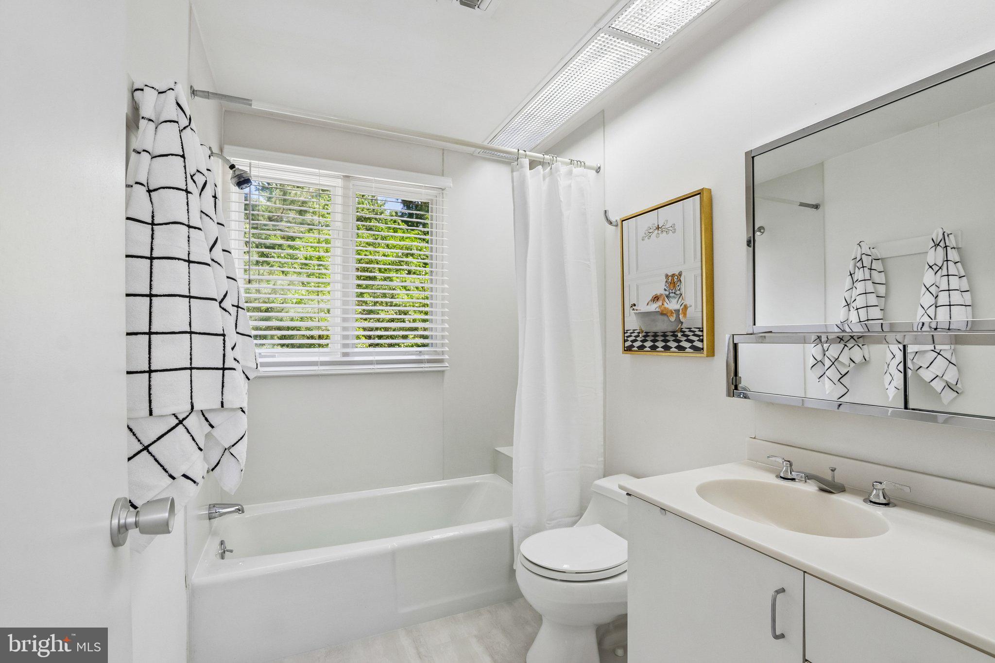 MEADOW BROOK - Residential