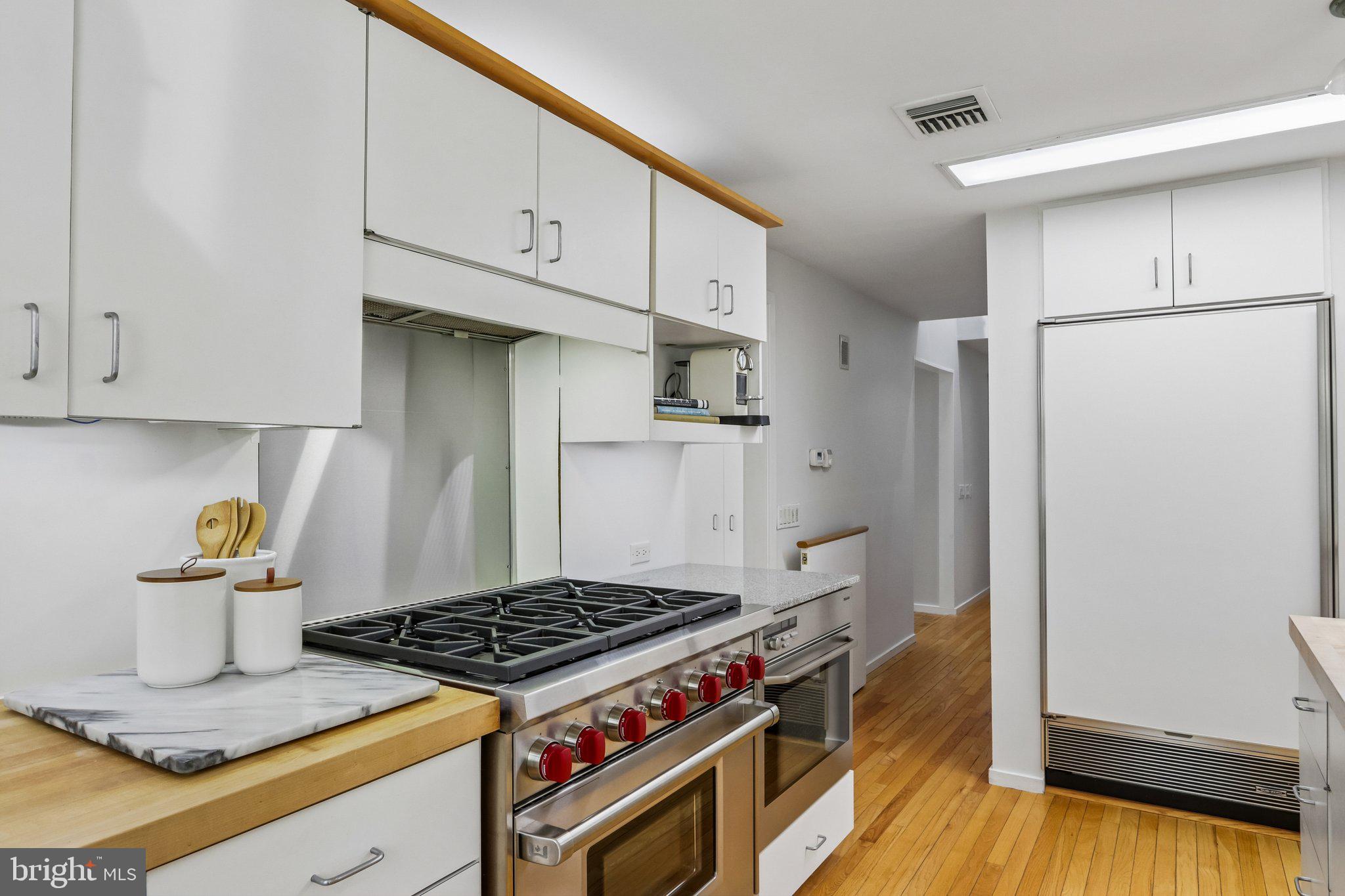 MEADOW BROOK - Residential