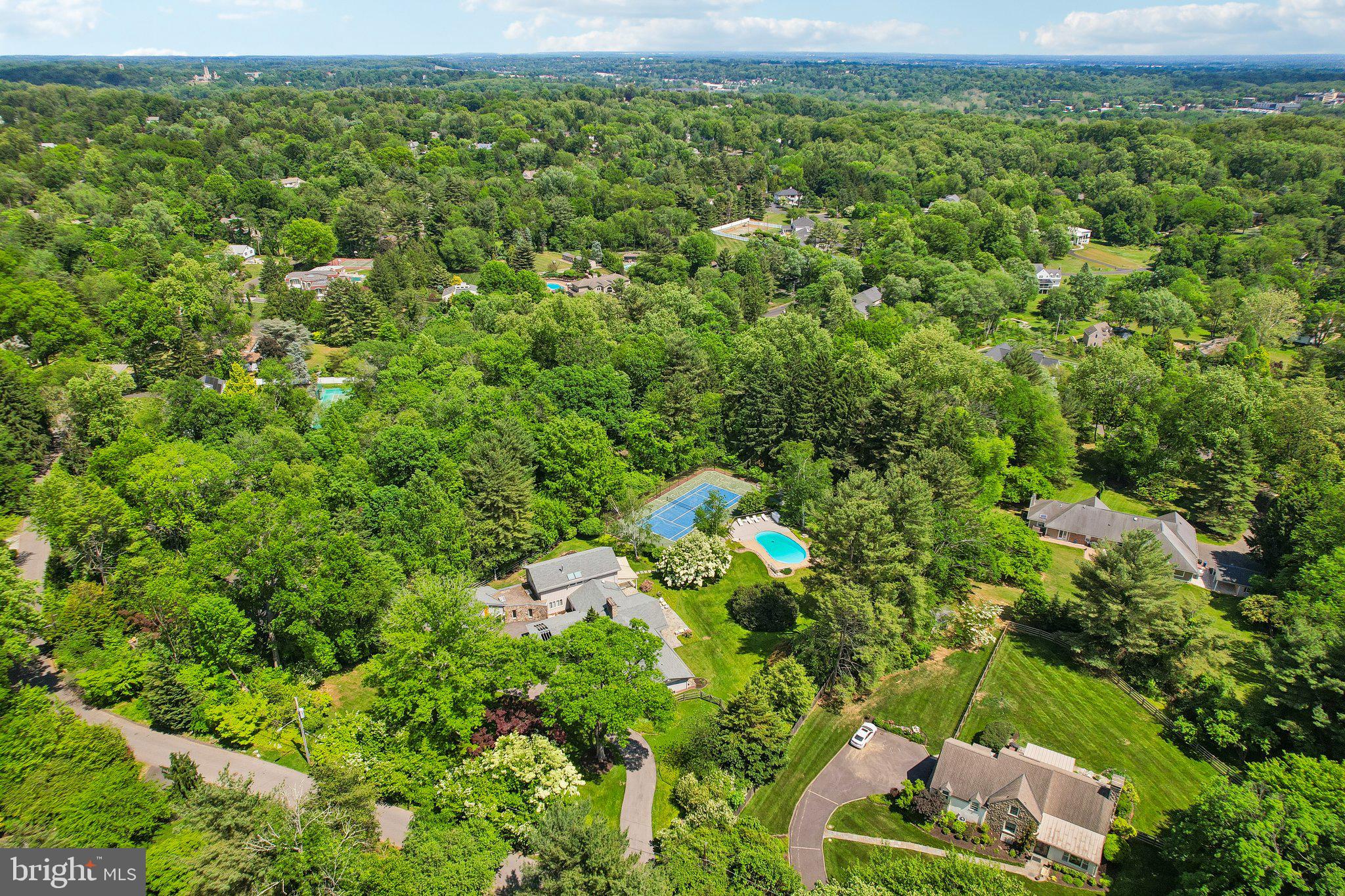 MEADOW BROOK - Residential