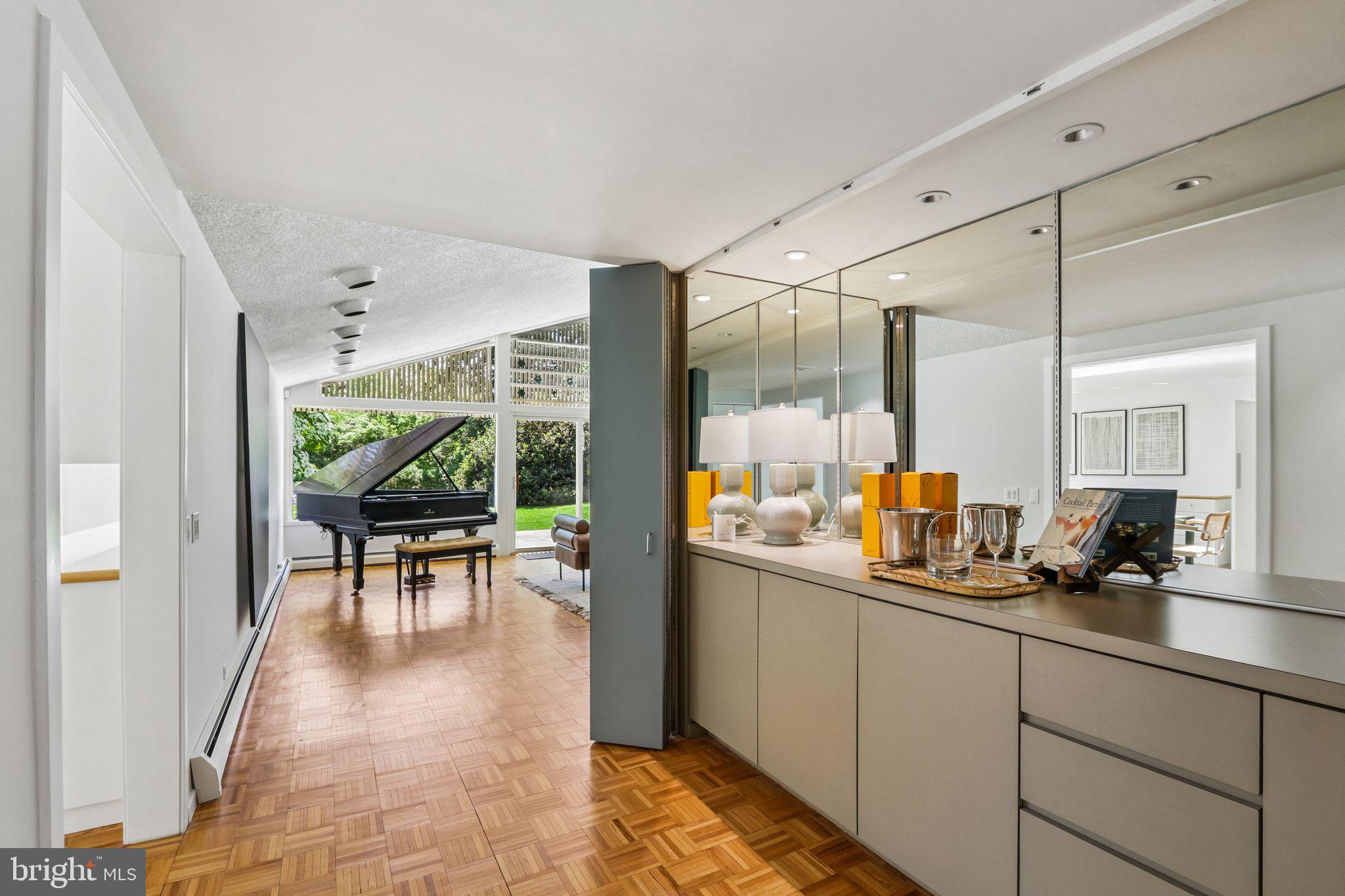 MEADOW BROOK - Residential