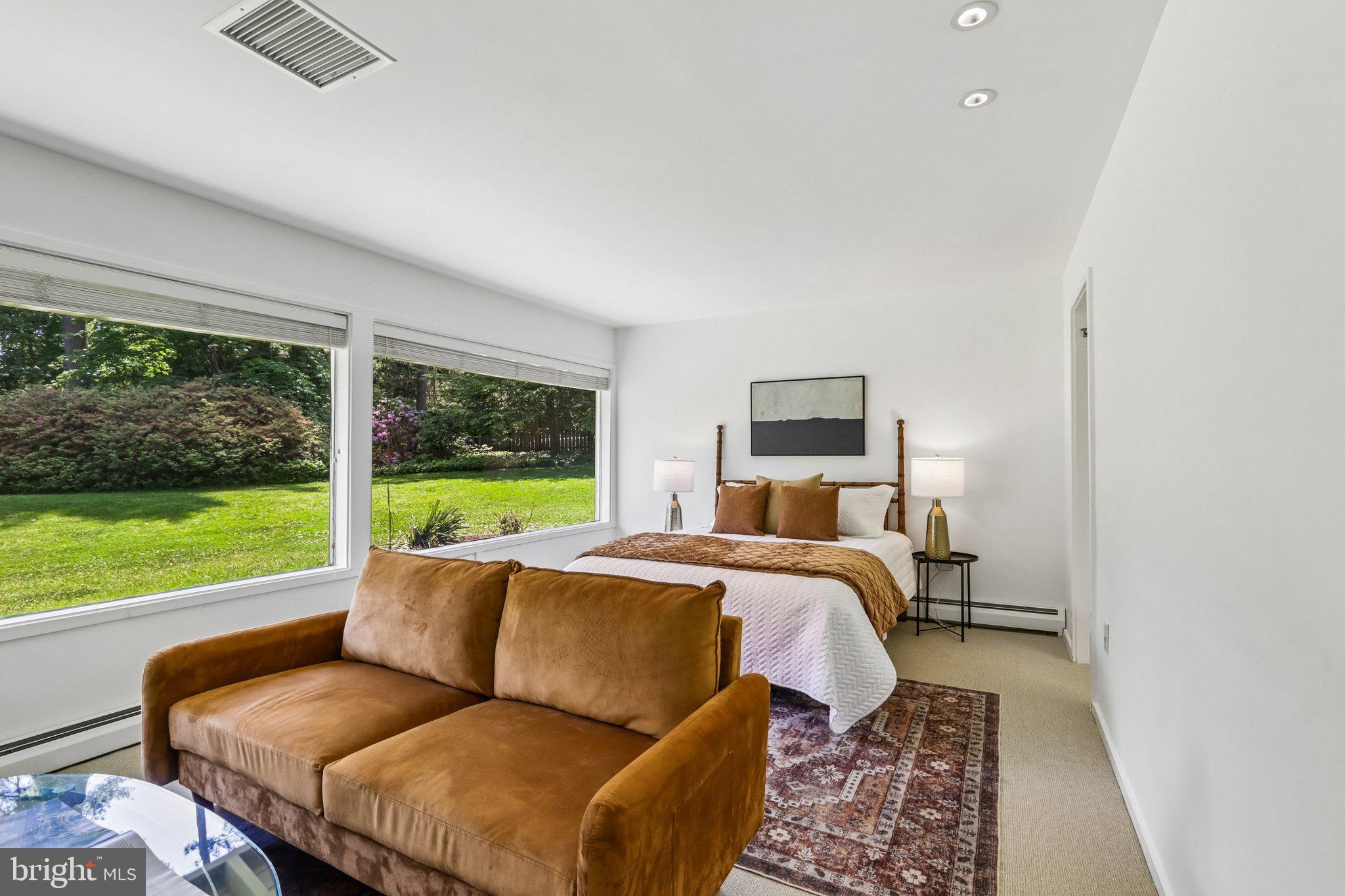 MEADOW BROOK - Residential