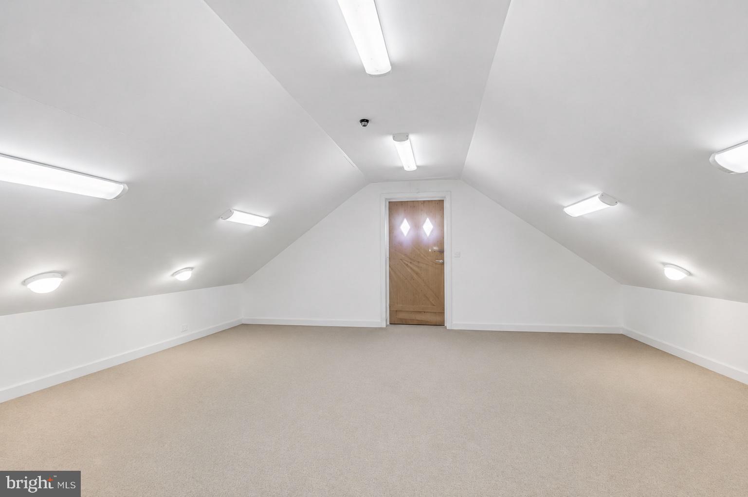 MEADOW BROOK - Residential