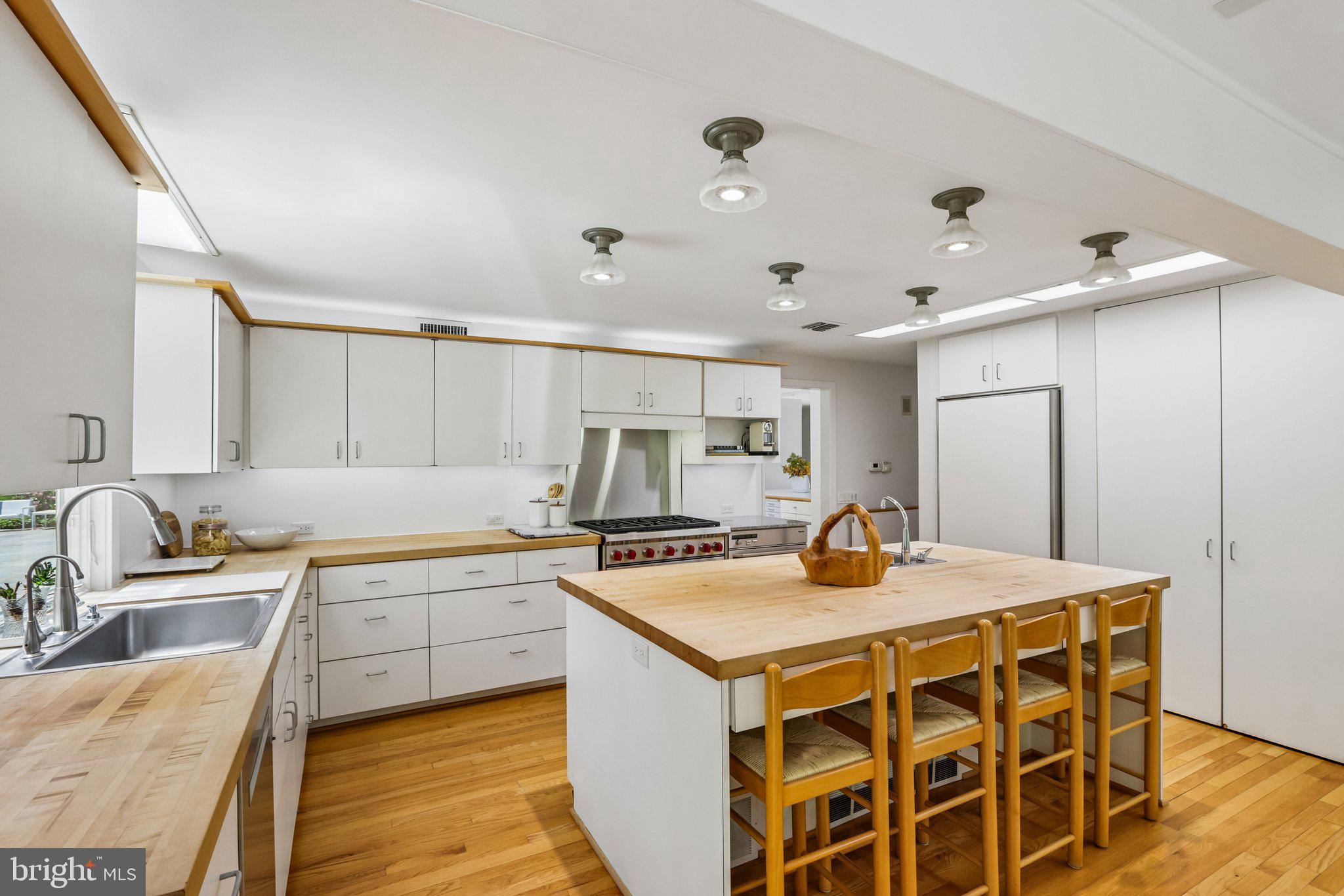 MEADOW BROOK - Residential