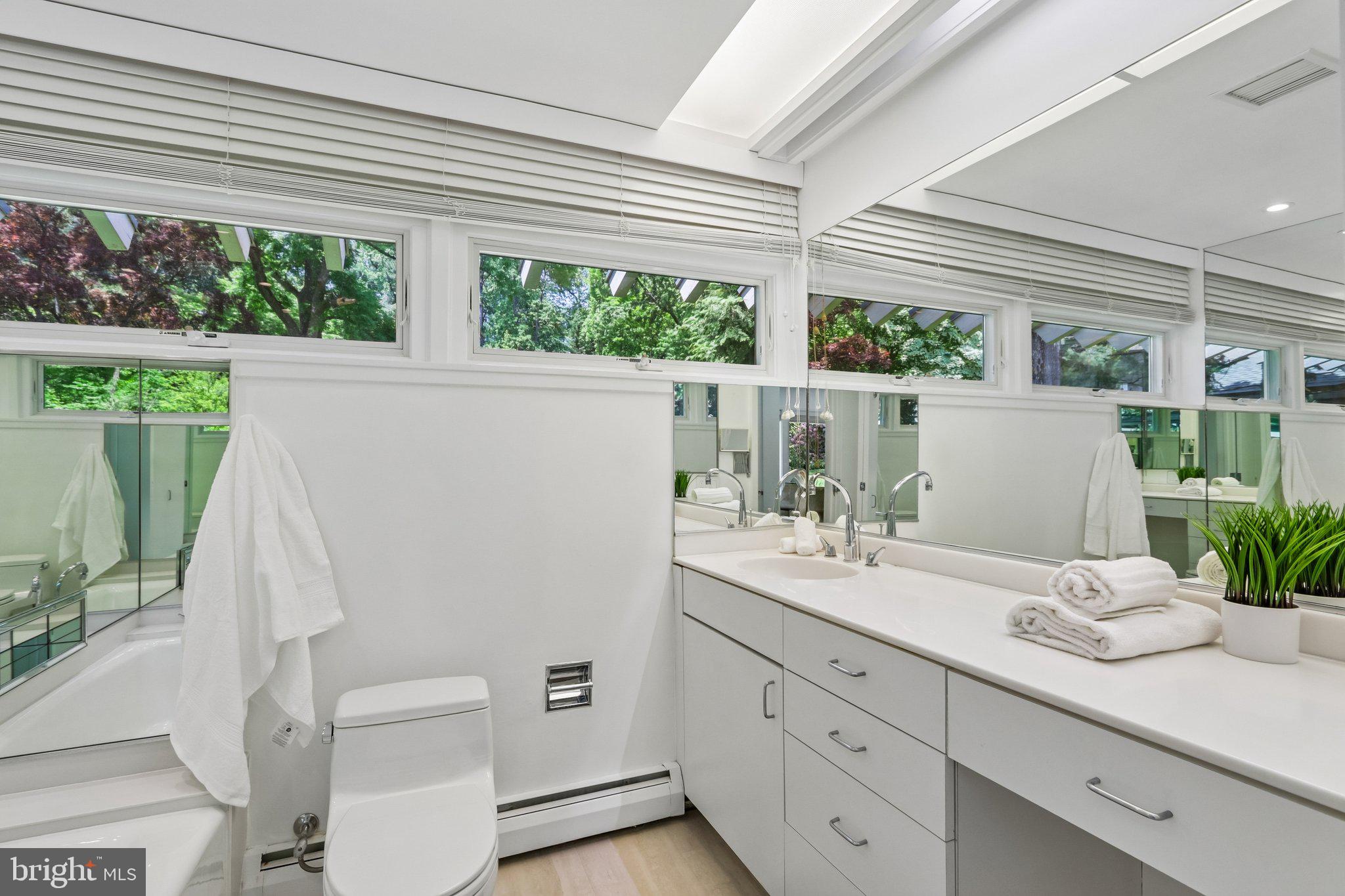 MEADOW BROOK - Residential