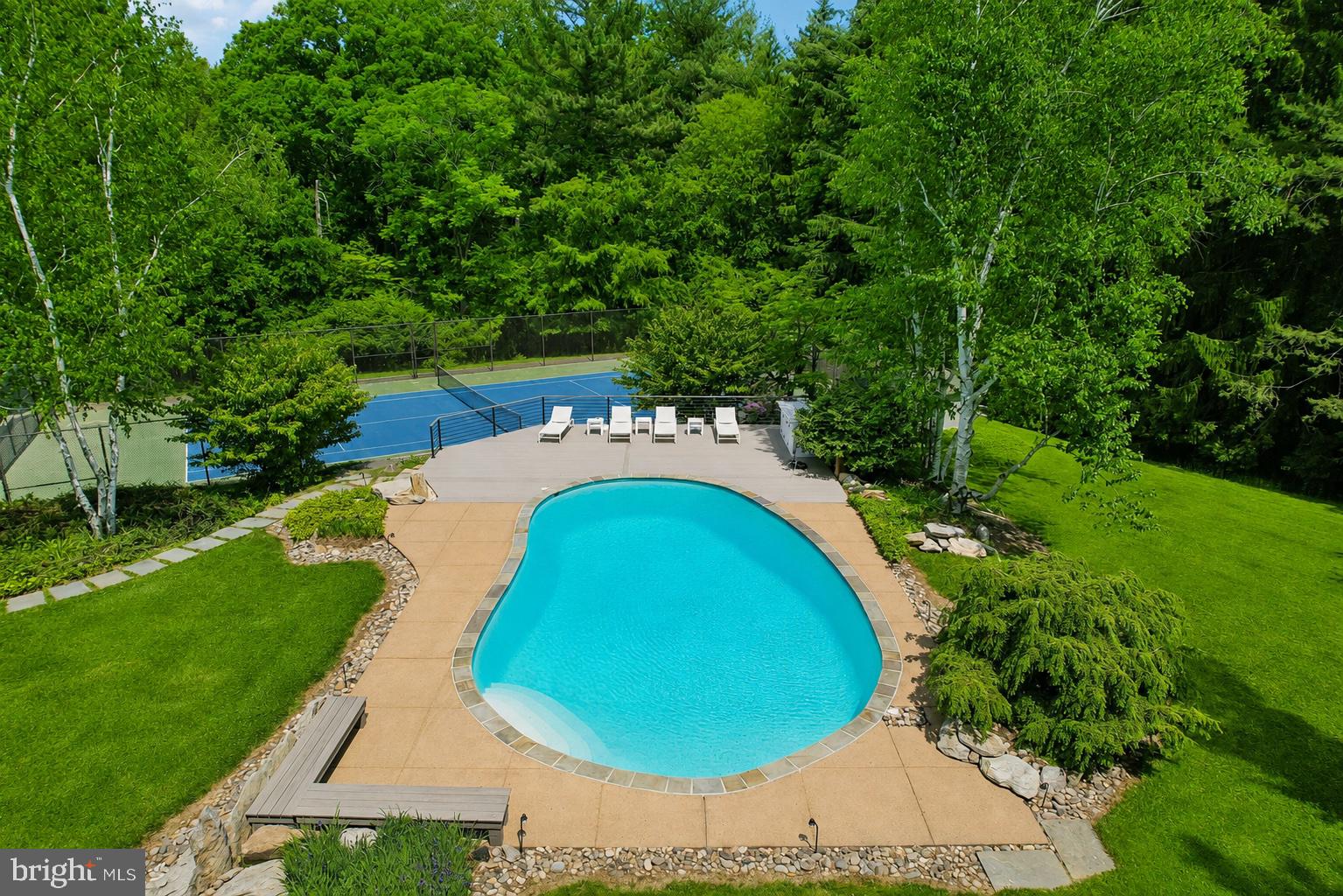 MEADOW BROOK - Residential