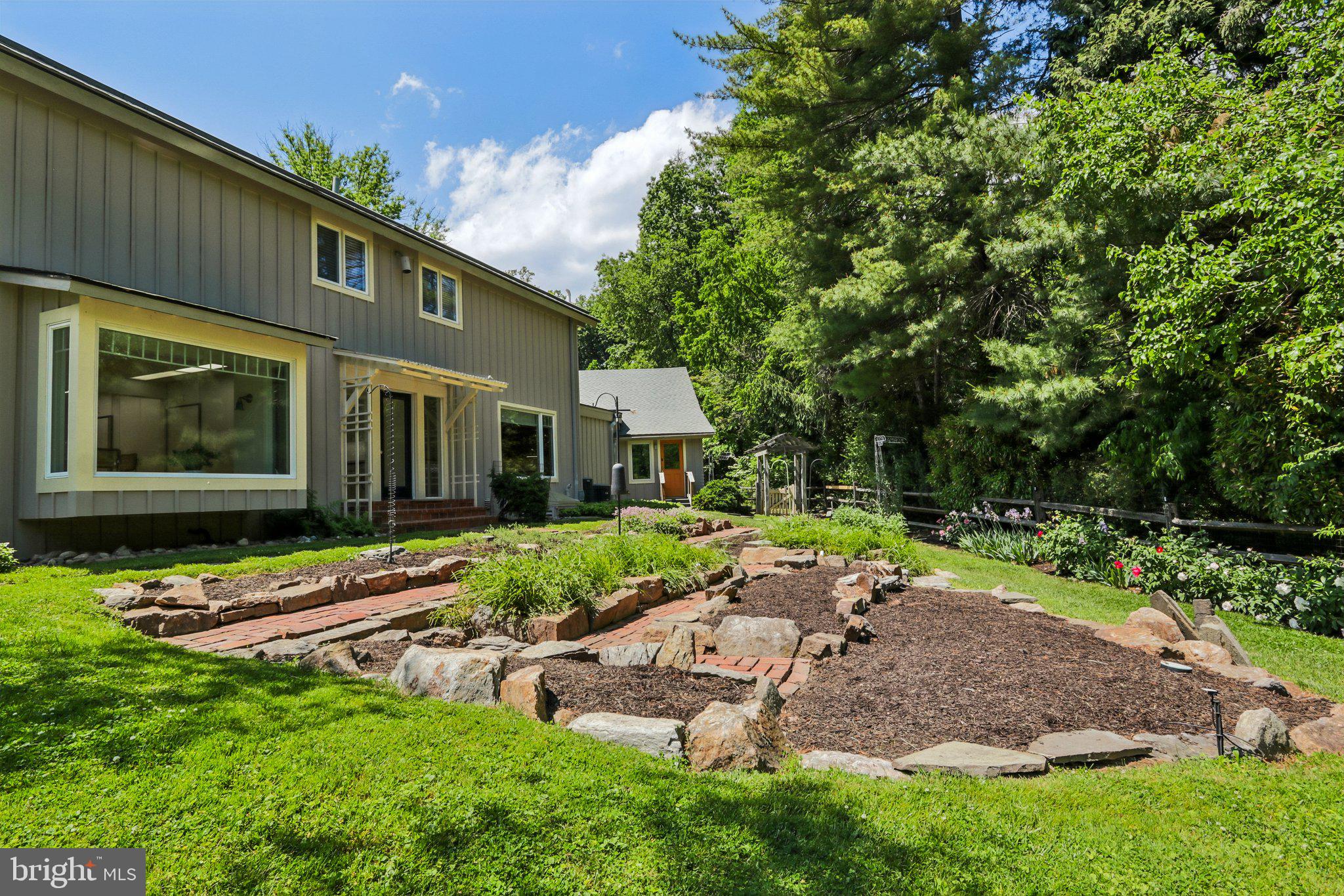 MEADOW BROOK - Residential