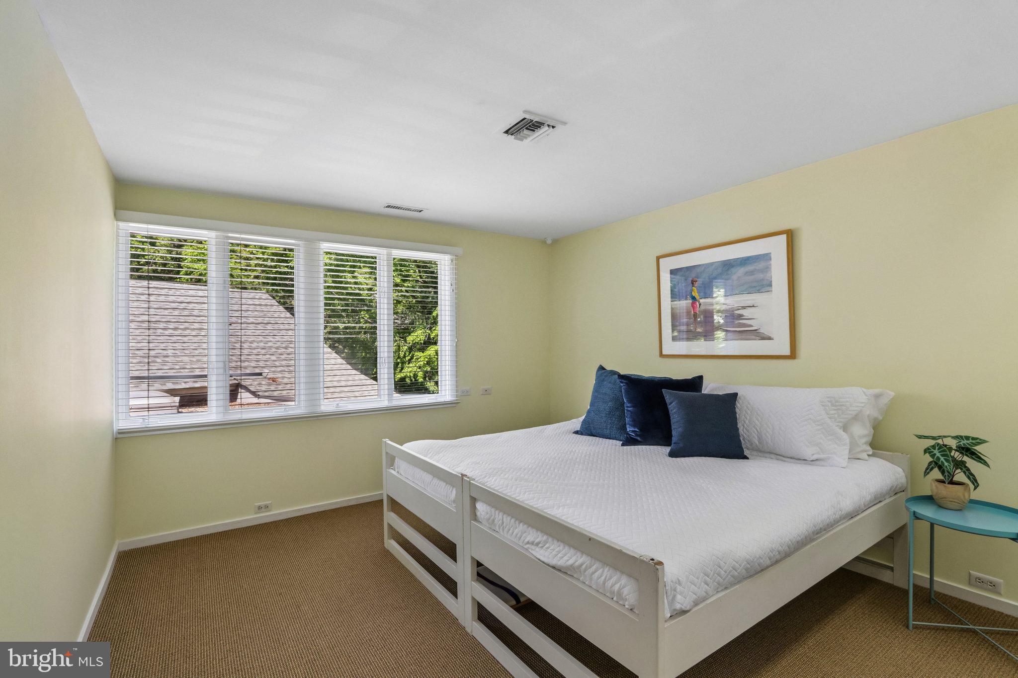 MEADOW BROOK - Residential