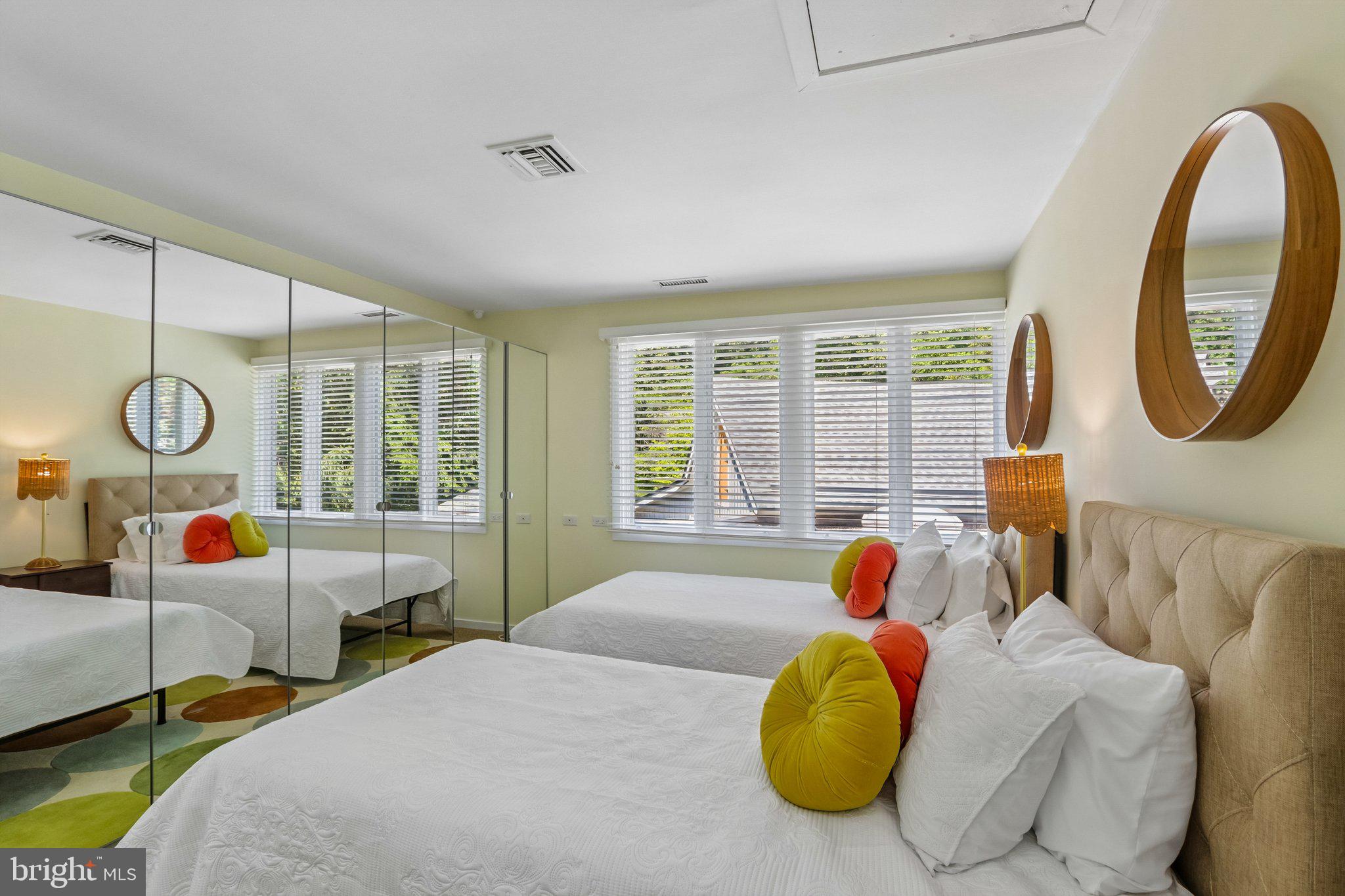 MEADOW BROOK - Residential