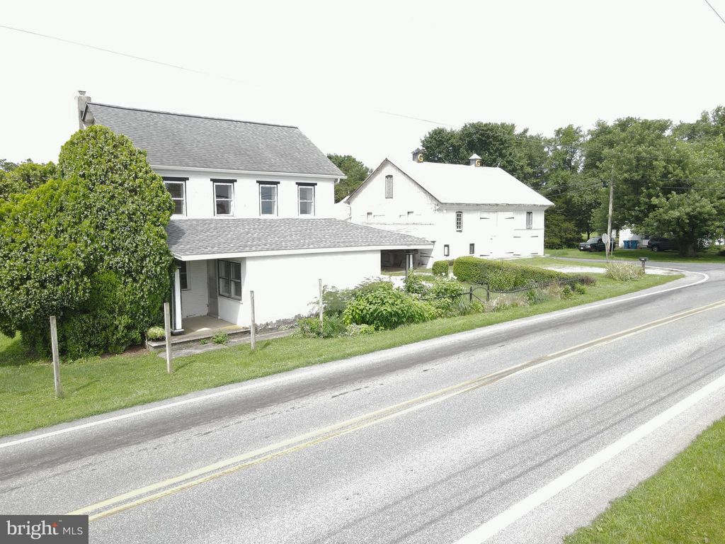 Photo of 1411 Maytown Road, ELIZABETHTOWN, PA 17022 (MLS # PALA2075320)