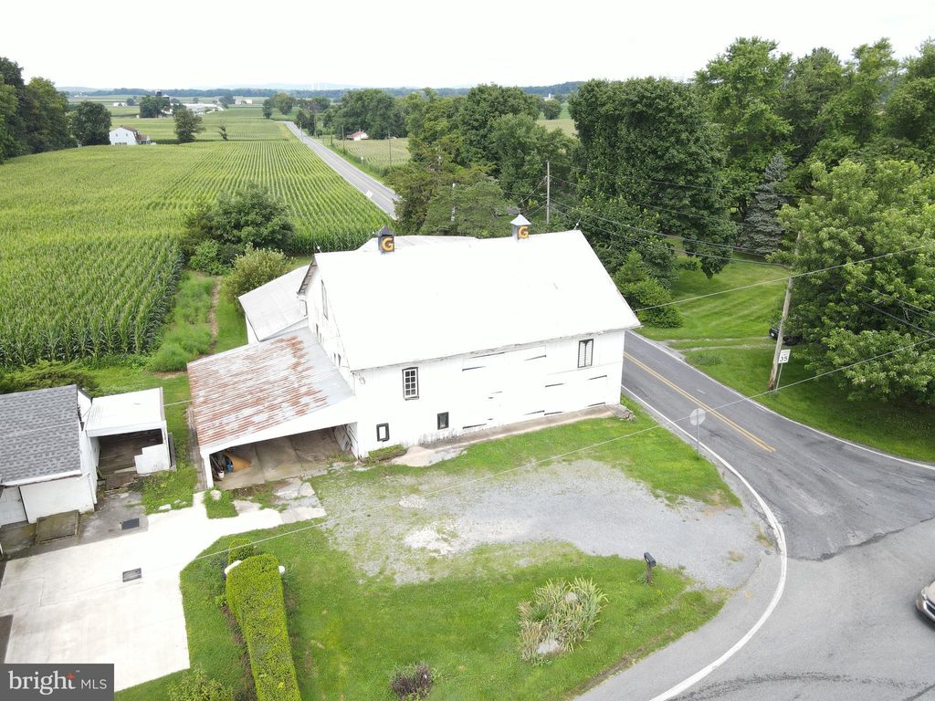 Photo of 1411 Maytown Road, ELIZABETHTOWN, PA 17022 (MLS # PALA2075320)