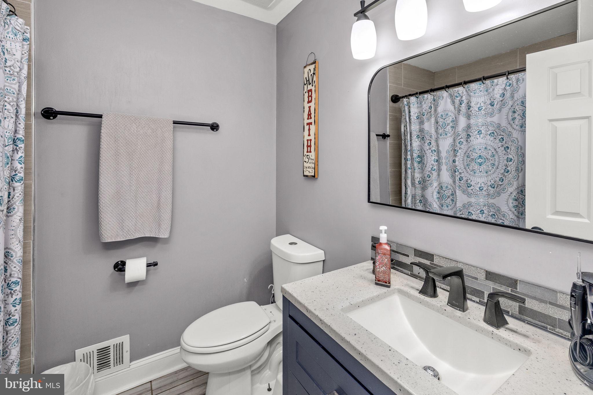 LAKE WILDERNESS - Residential