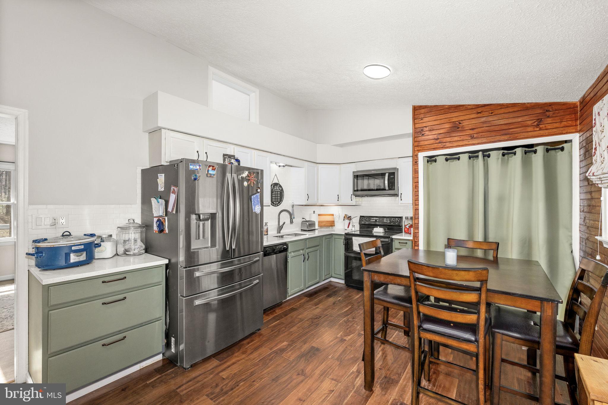 LAKE WILDERNESS - Residential