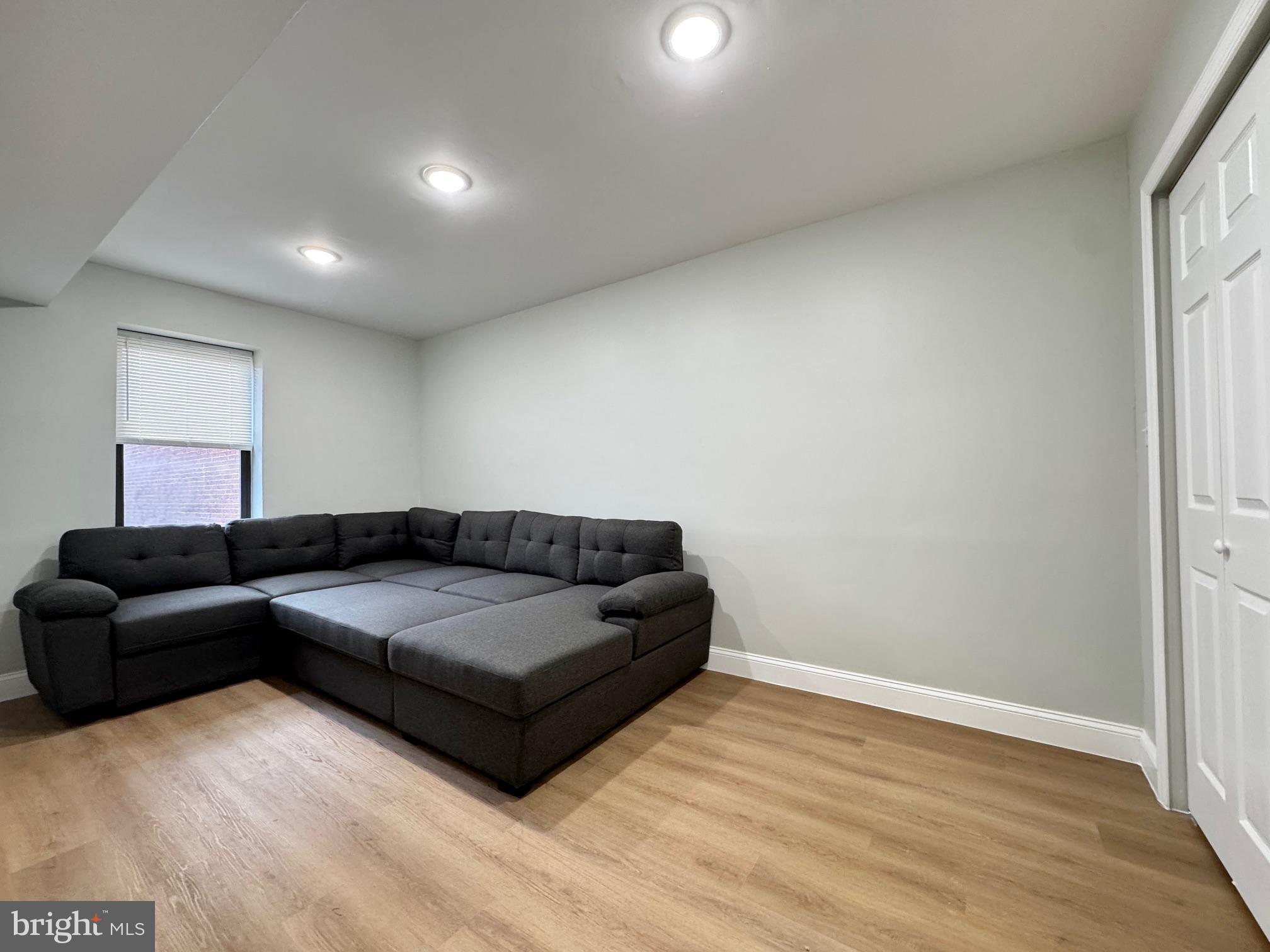 CHINATOWN - Residential Lease