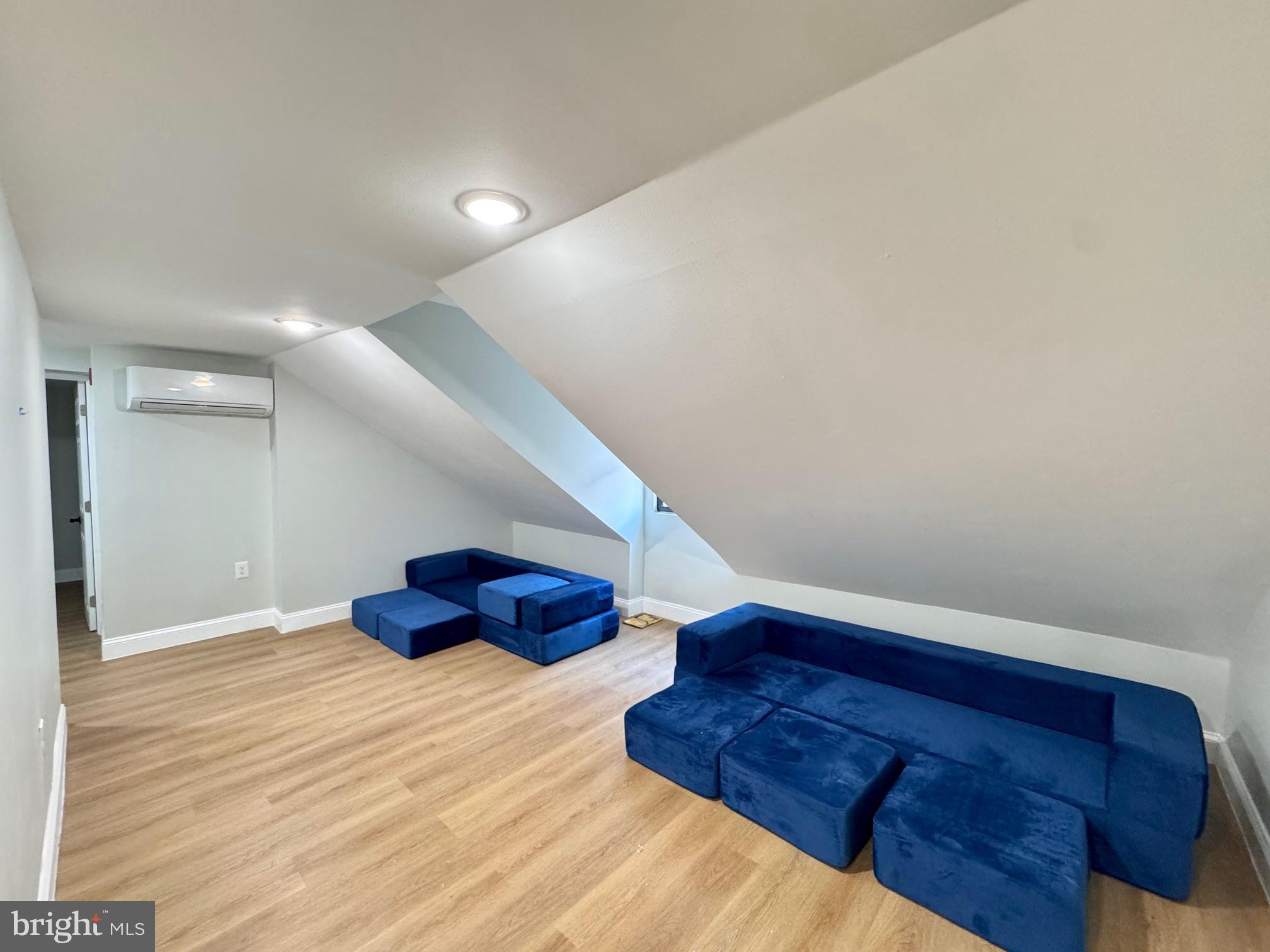 CHINATOWN - Residential Lease