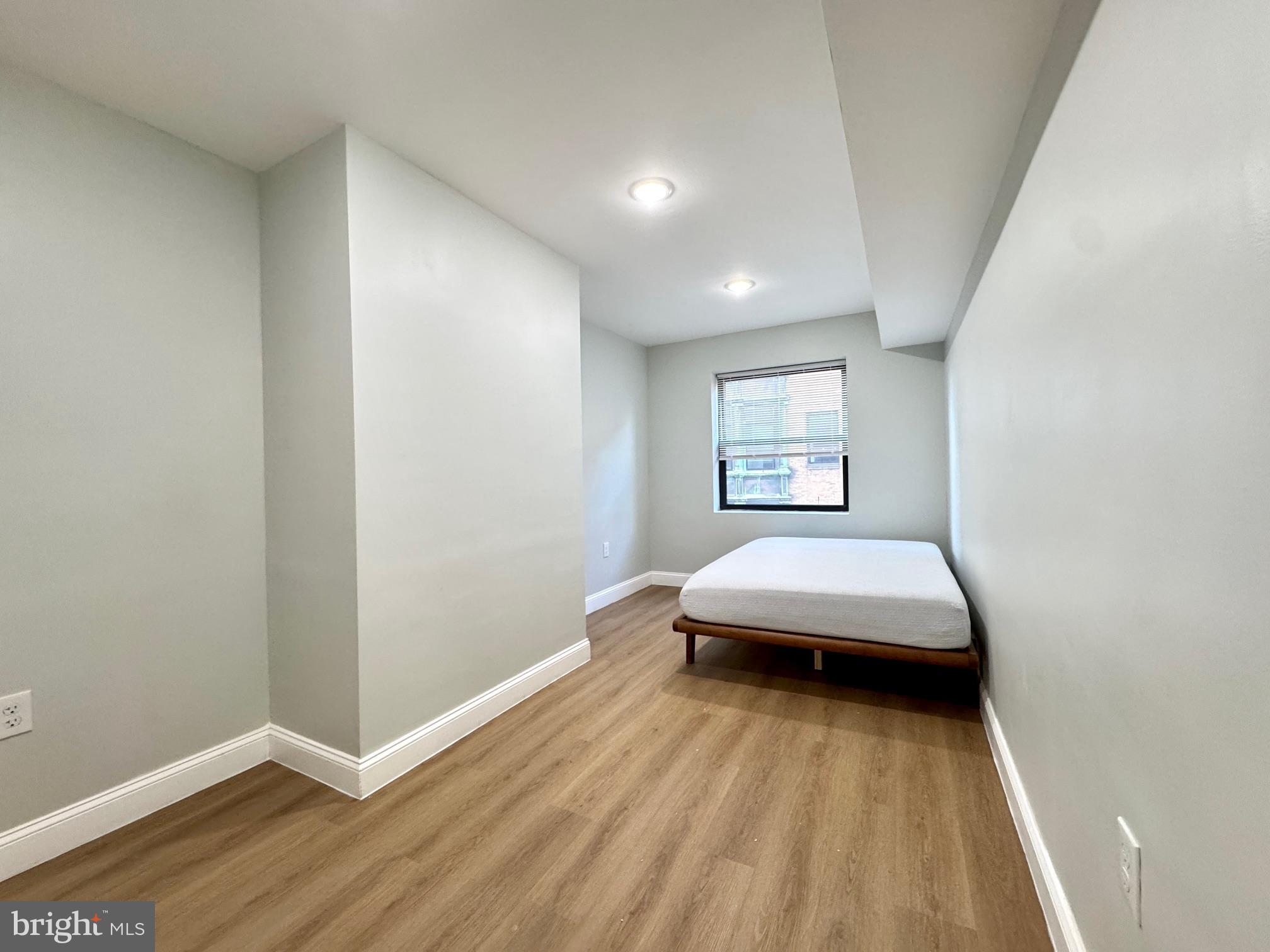 CHINATOWN - Residential Lease