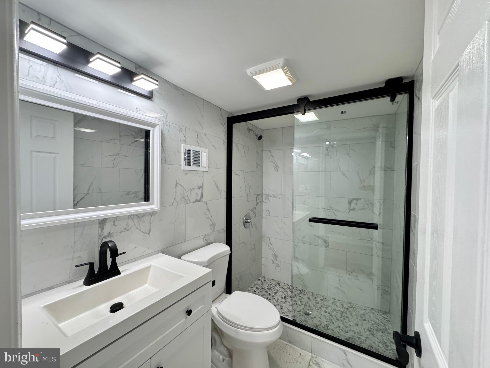 CHINATOWN - Residential Lease