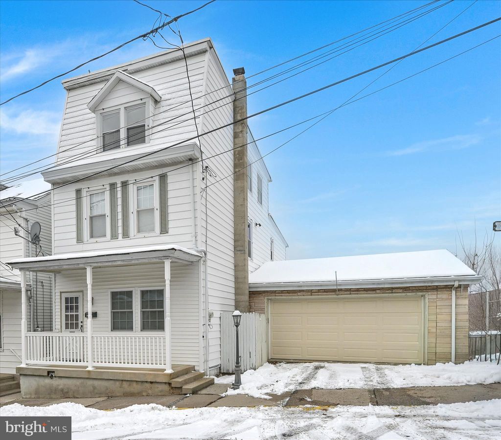 Photo of 218 Oak Street, MINERSVILLE, PA 17954 (MLS # PASK2025226)