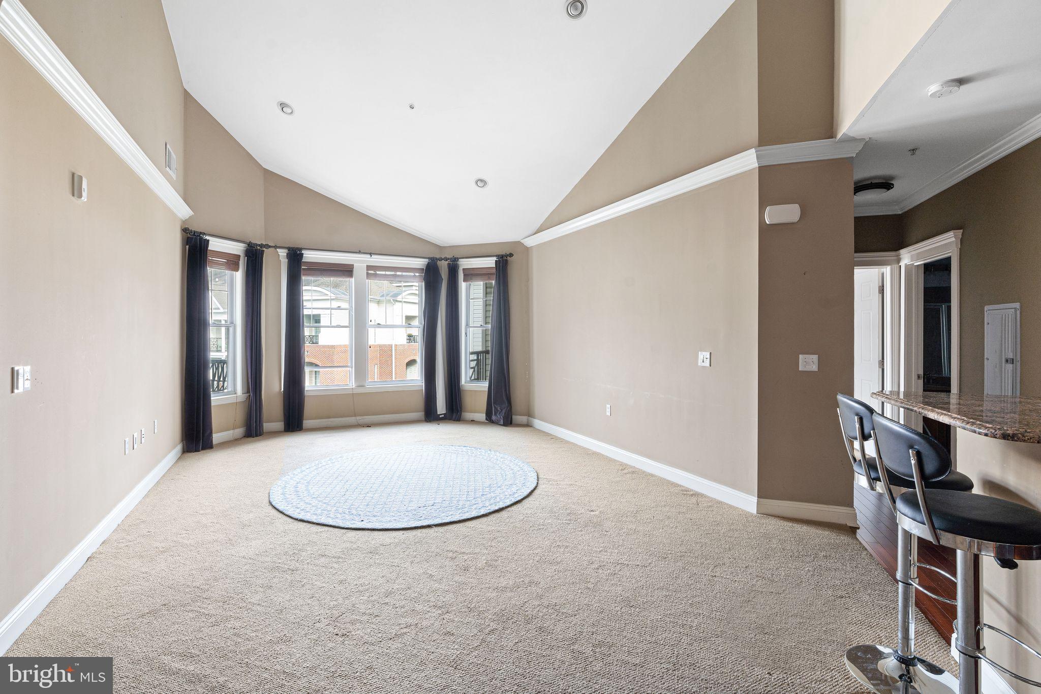 300 W ELM STREET 2412