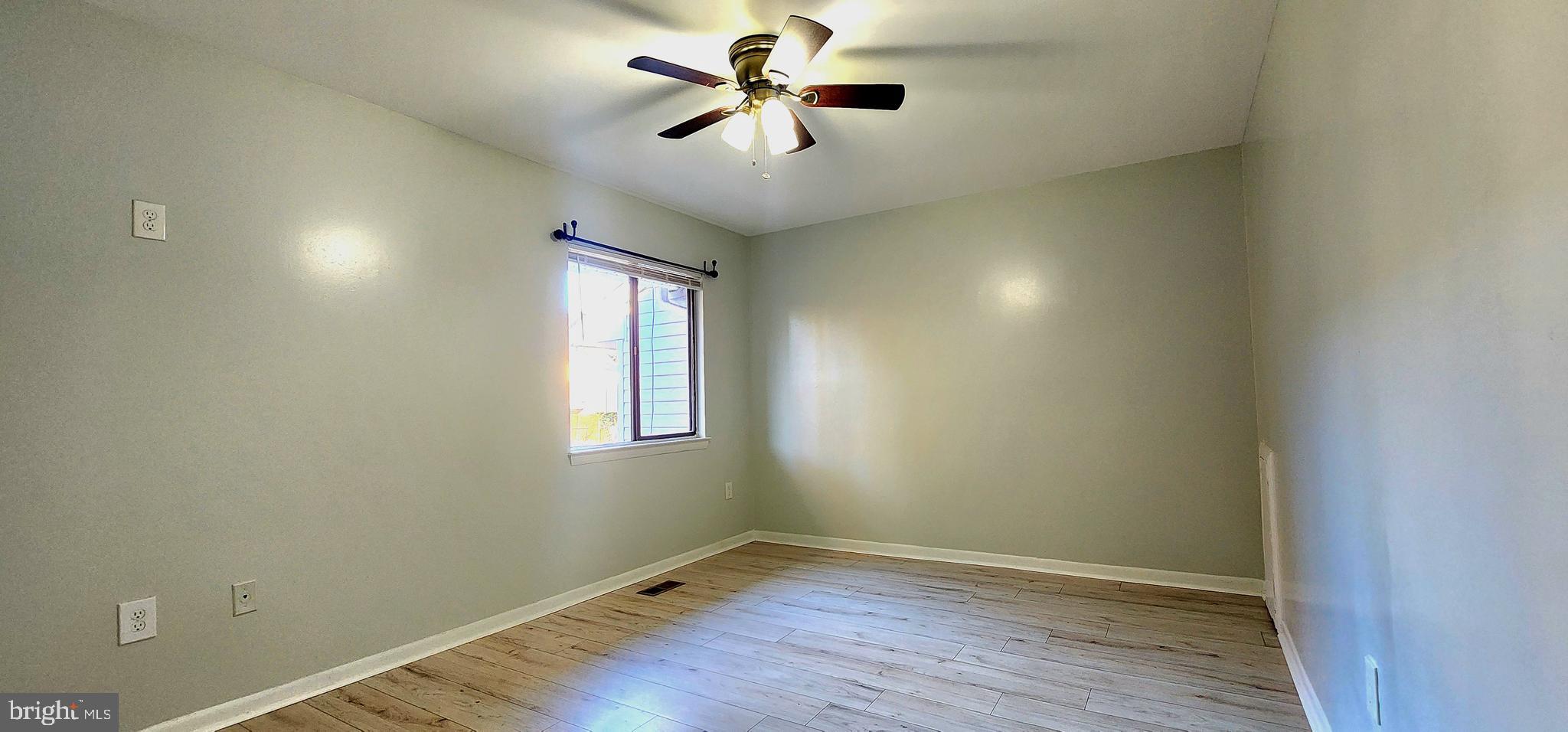 GLASSMANOR - Residential Lease