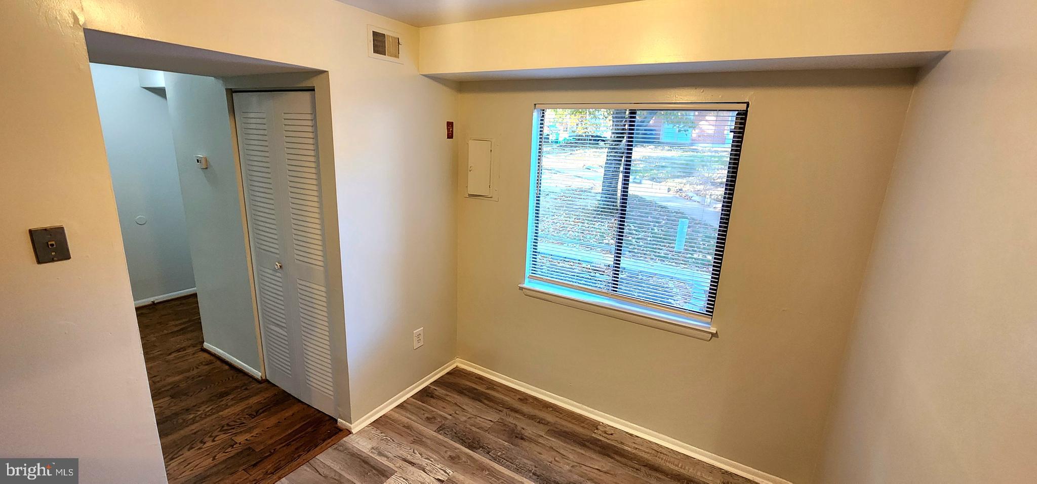 GLASSMANOR - Residential Lease