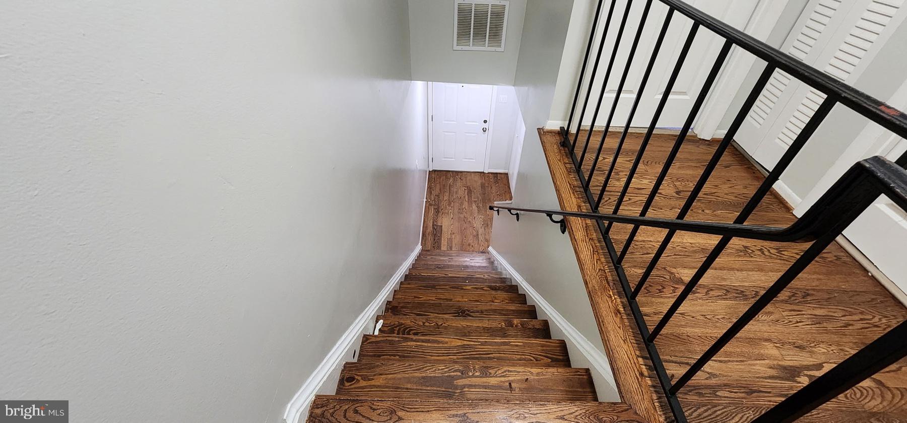 GLASSMANOR - Residential Lease