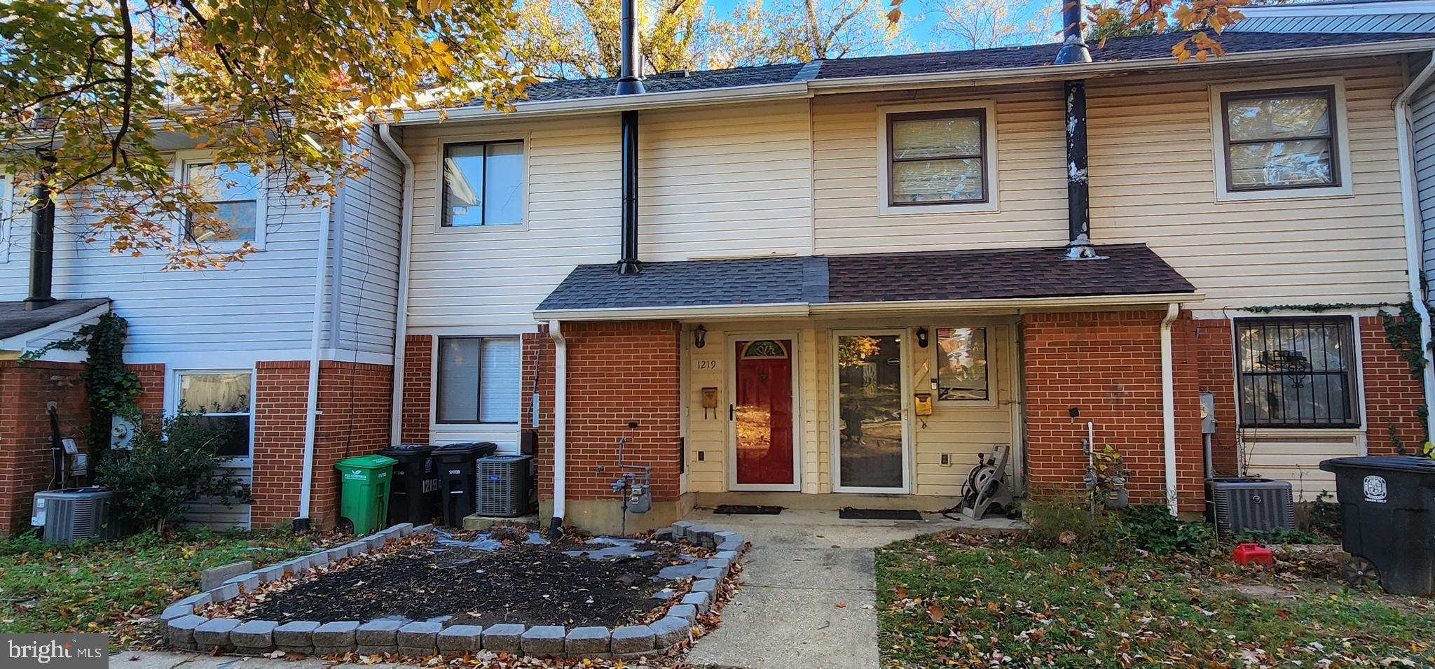 GLASSMANOR - Residential Lease