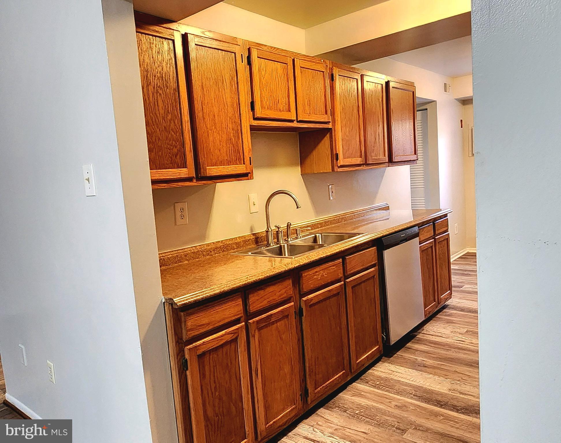 GLASSMANOR - Residential Lease