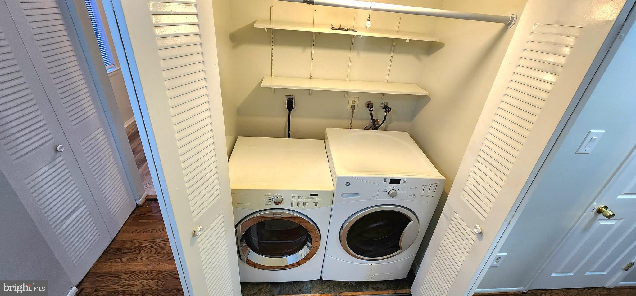 GLASSMANOR - Residential Lease