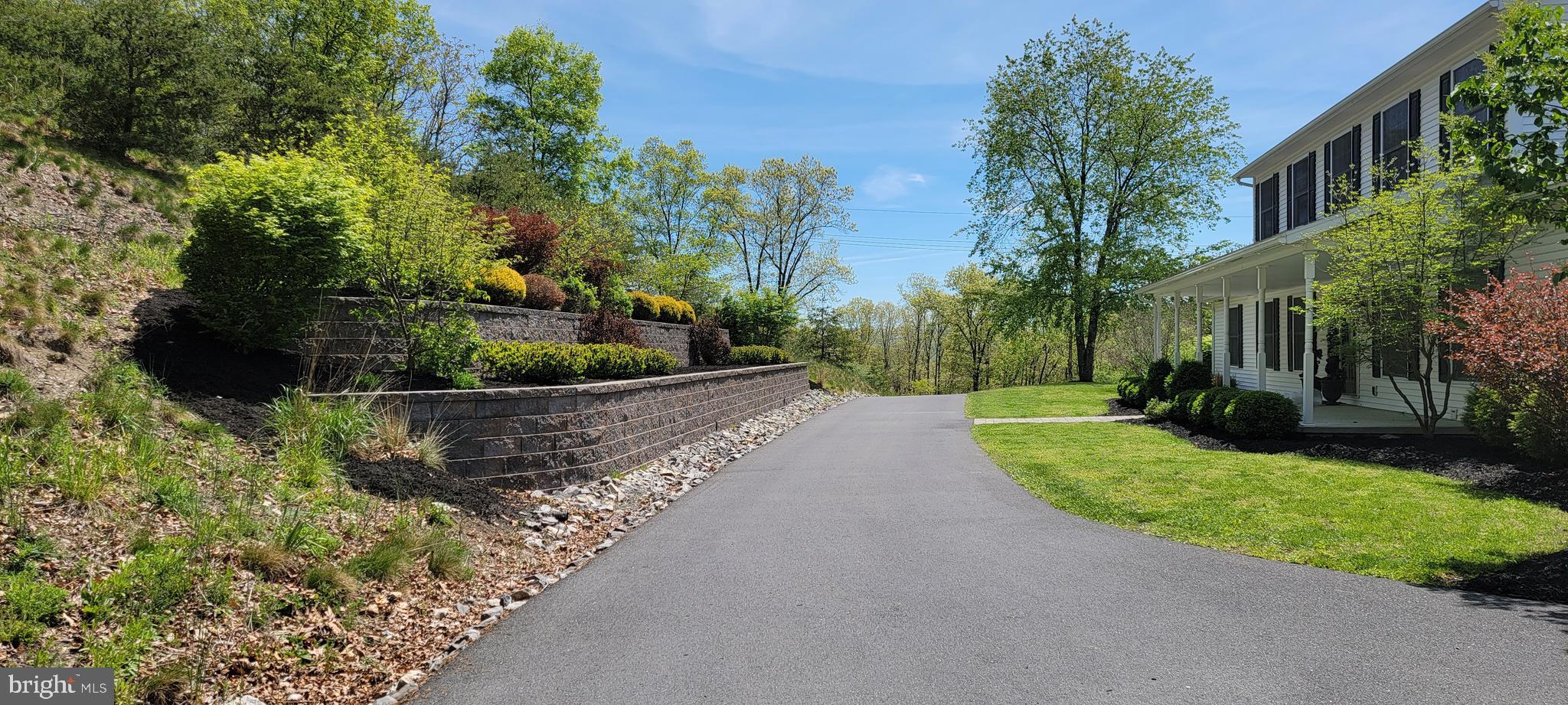 COLONIAL HTS - Residential