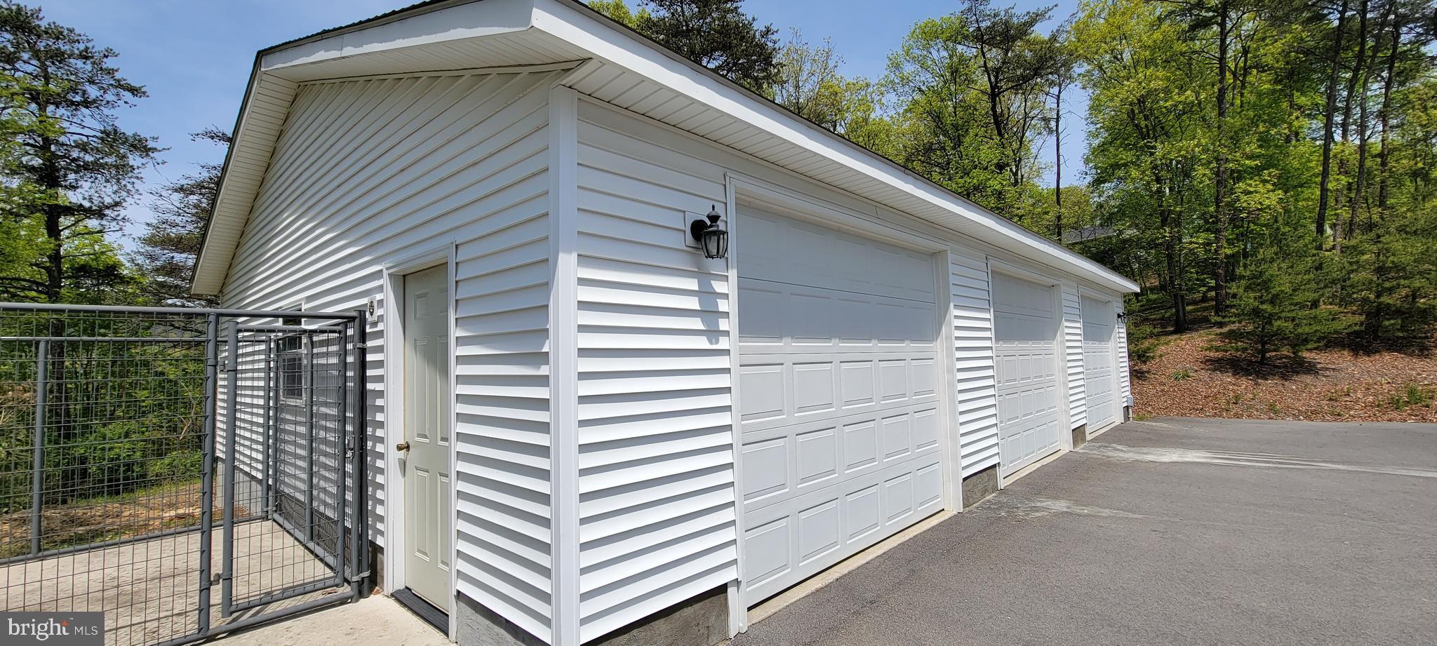 COLONIAL HTS - Residential