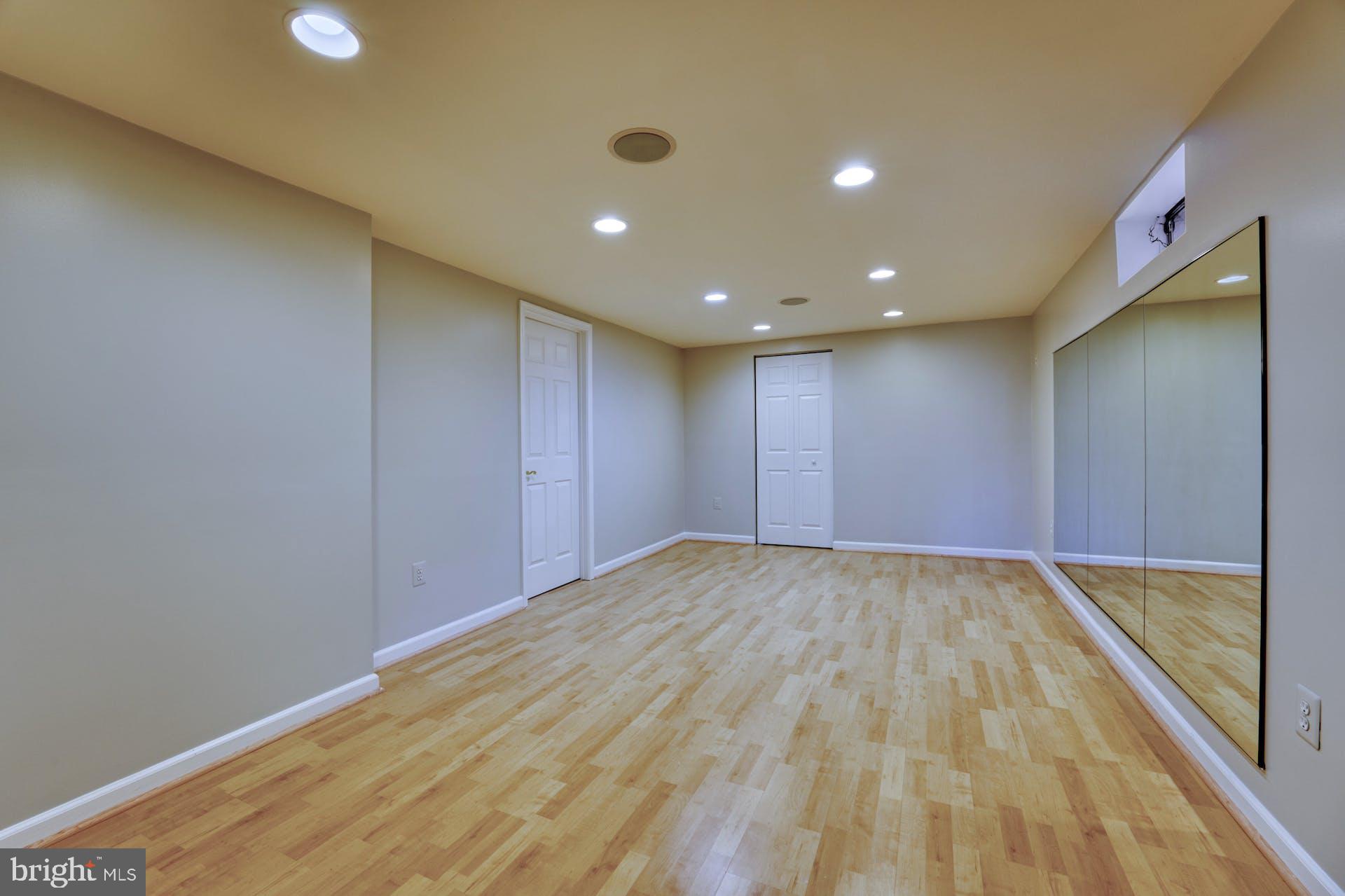 PINEY RUN MEADOW - Residential