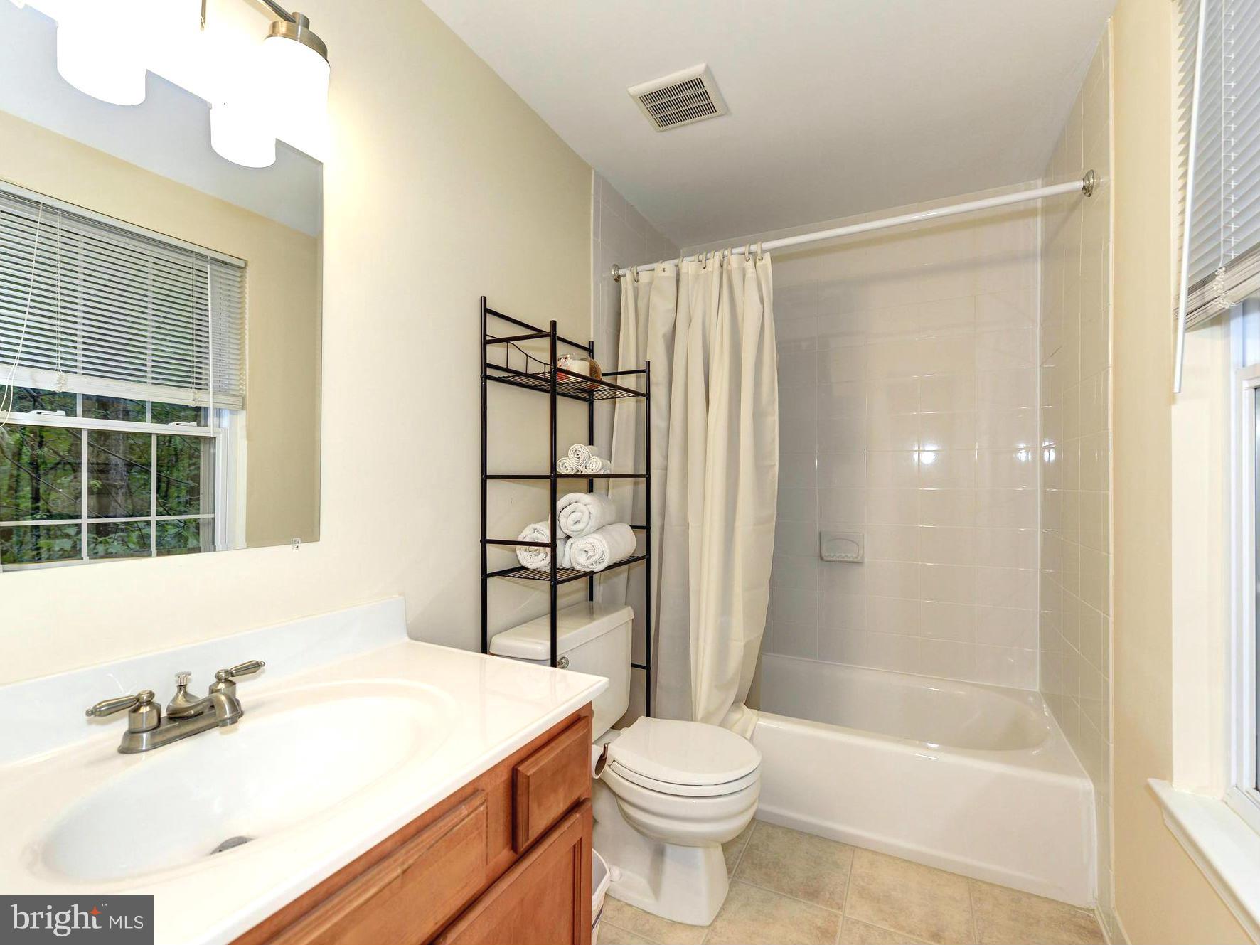 BURKE CENTRE - Residential Lease