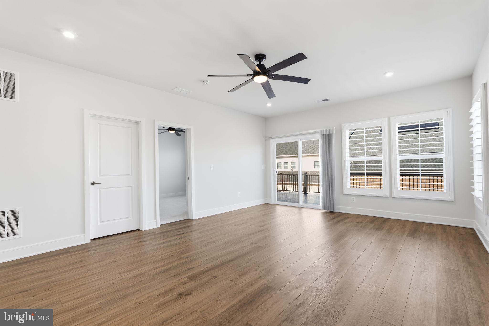 ROBINSON MANOR - Residential