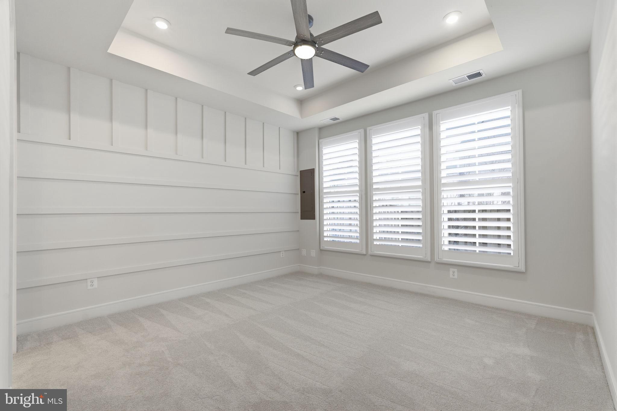 ROBINSON MANOR - Residential