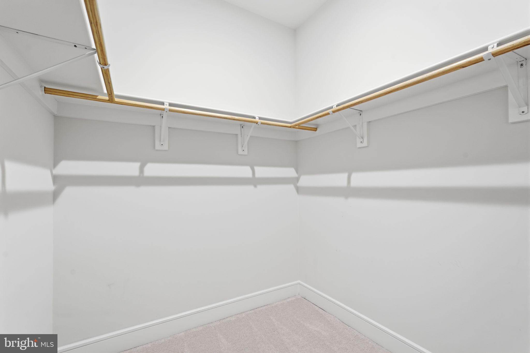 ROBINSON MANOR - Residential