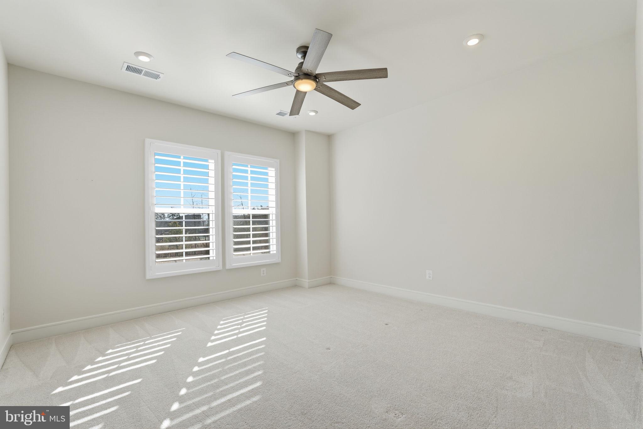 ROBINSON MANOR - Residential