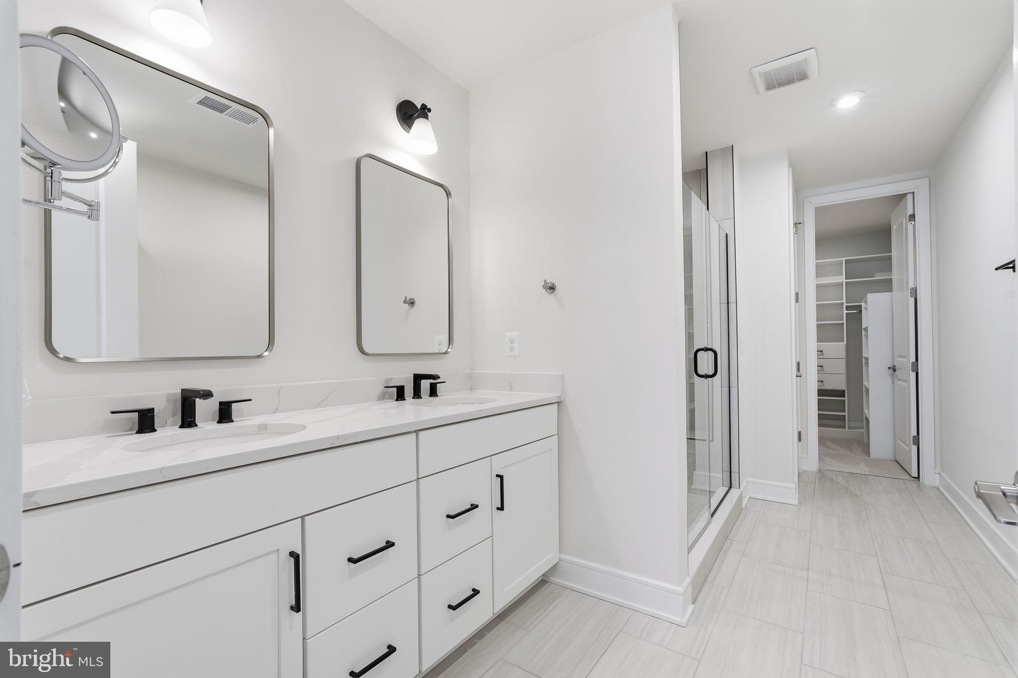 ROBINSON MANOR - Residential