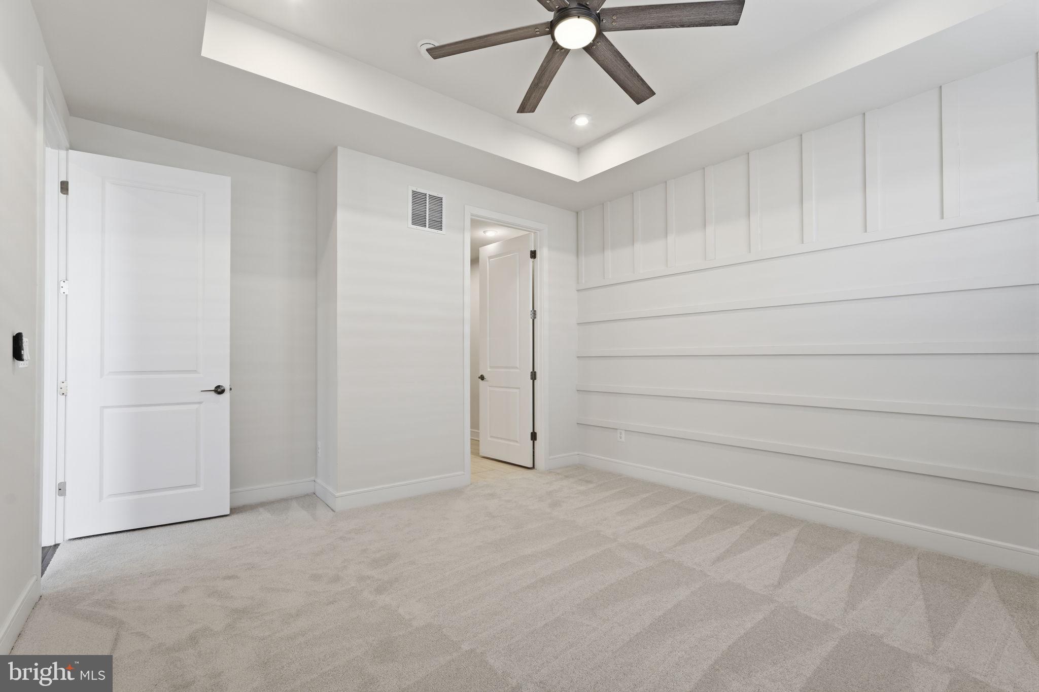 ROBINSON MANOR - Residential