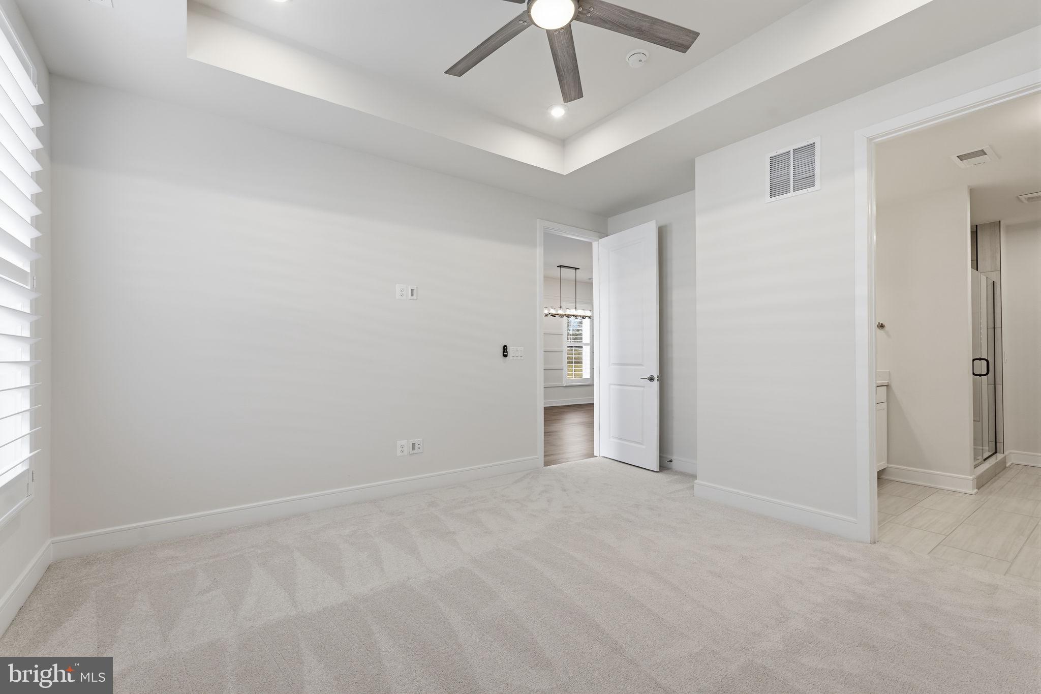 ROBINSON MANOR - Residential